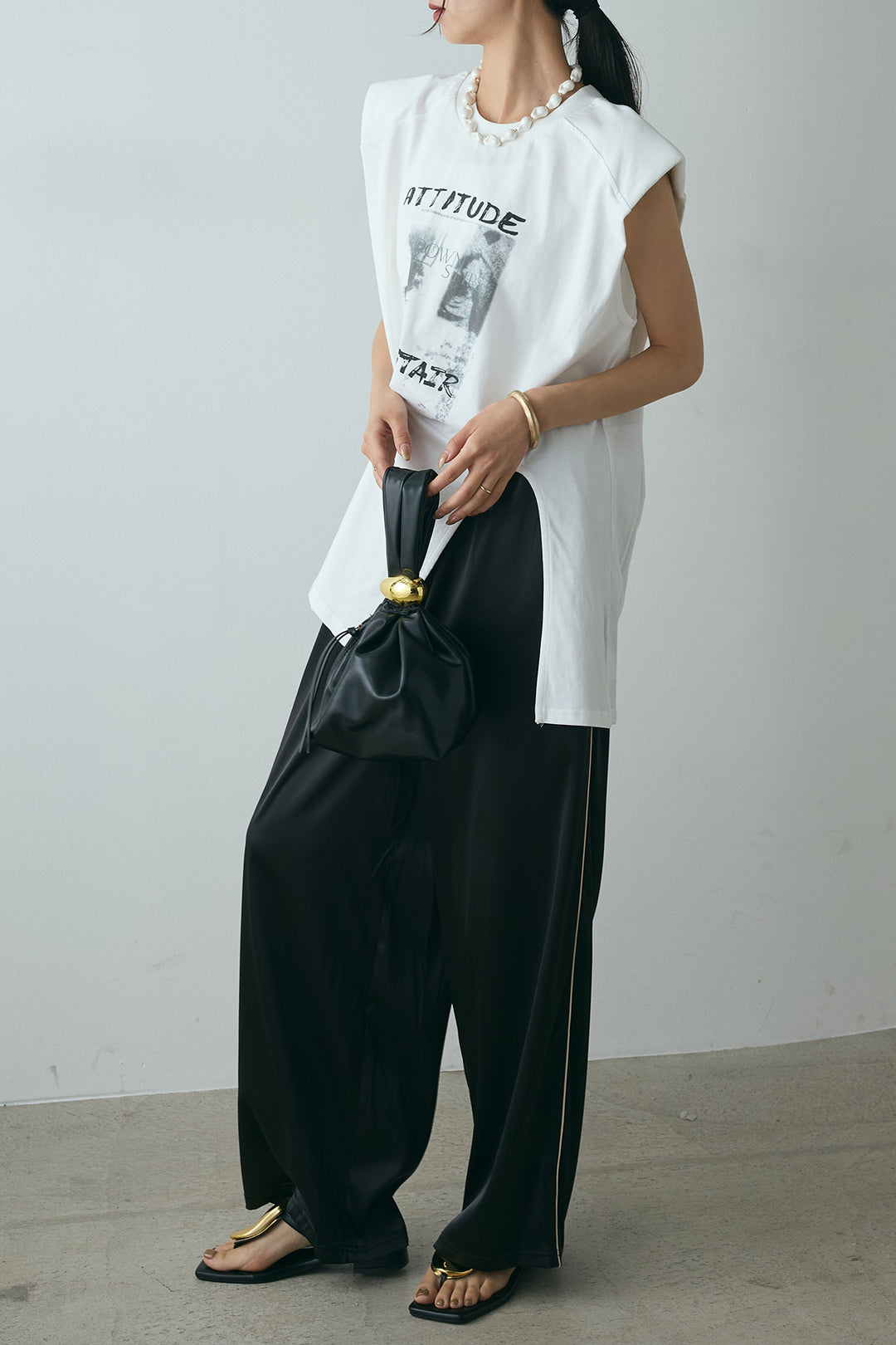 [SET]サイドデザインプリントTシャツ+サイドラインサテンパンツ(2set)