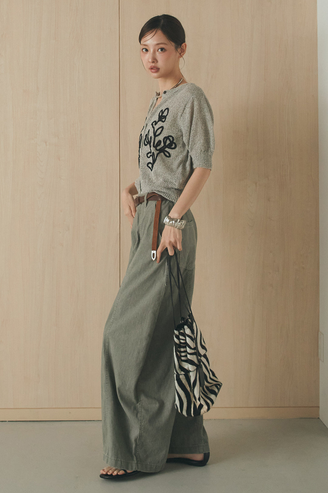[SET]フロントテープデザイン半袖カーディガン+サイドベルトカーブワイドパンツ(2set)