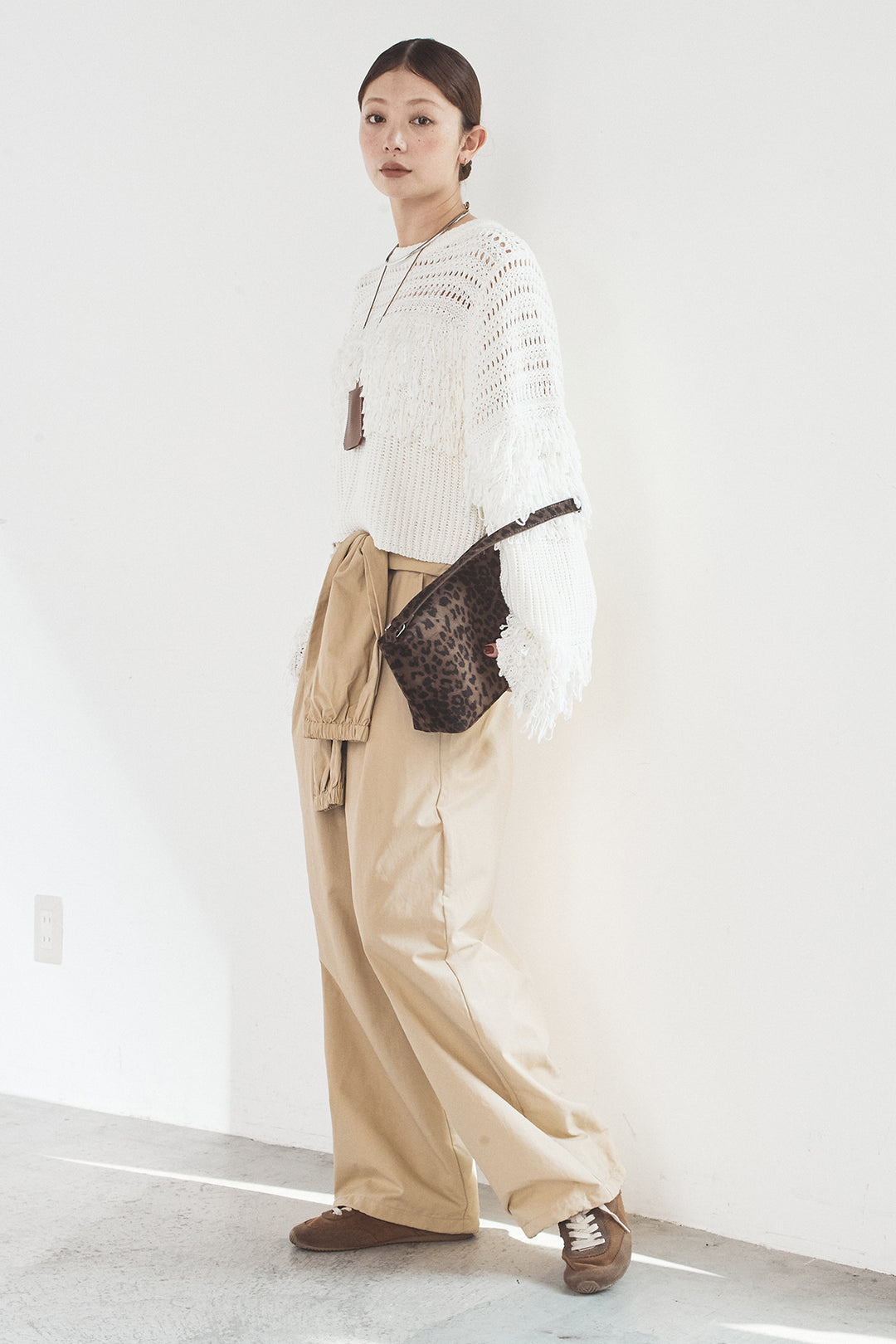 [SET]メッシュフリンジ切り替えプルオーバー+合繊ツイルスタンドウエスト巻きジョガーパンツ(2set)