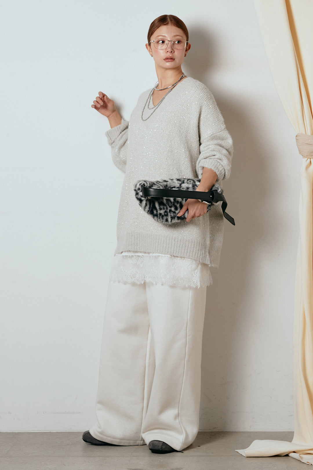 [SET]Vネックルーズラメニットトップス+裏起毛スウェットワイドパンツ+レース切り替えキャミソール(3set)