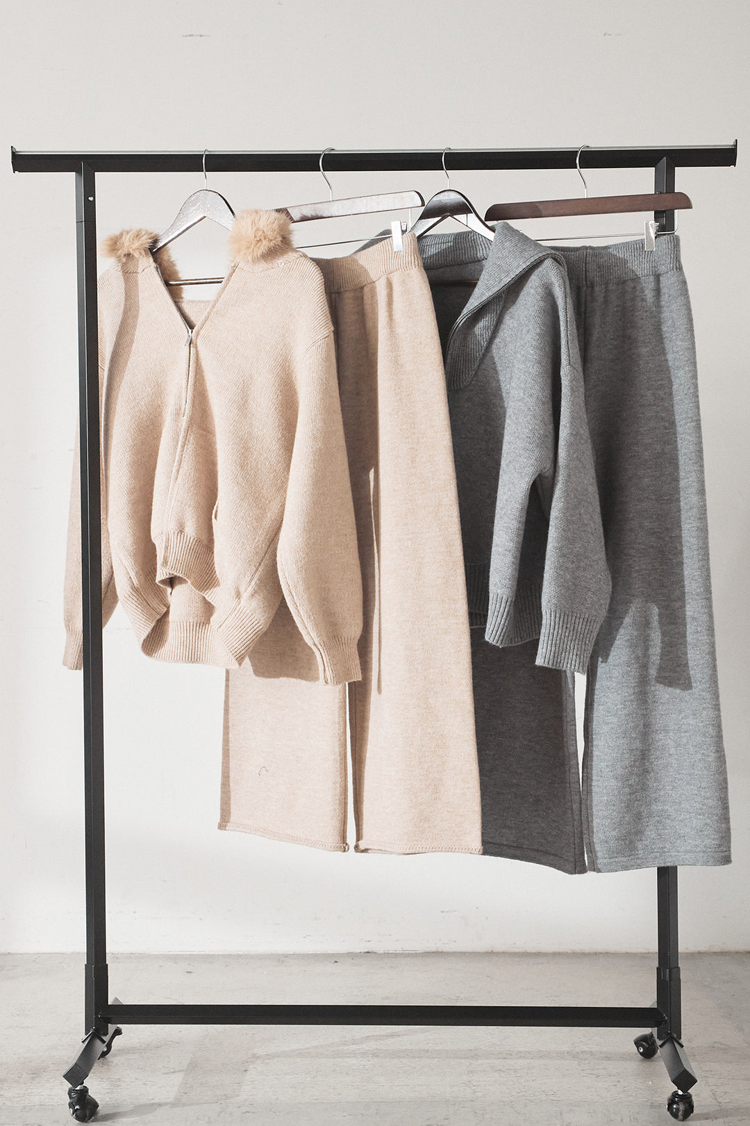 【着回しセット】[SET]ファー付きフーディーニットSETUP+ビッグカラーダブルジップニットSETUP(2set)