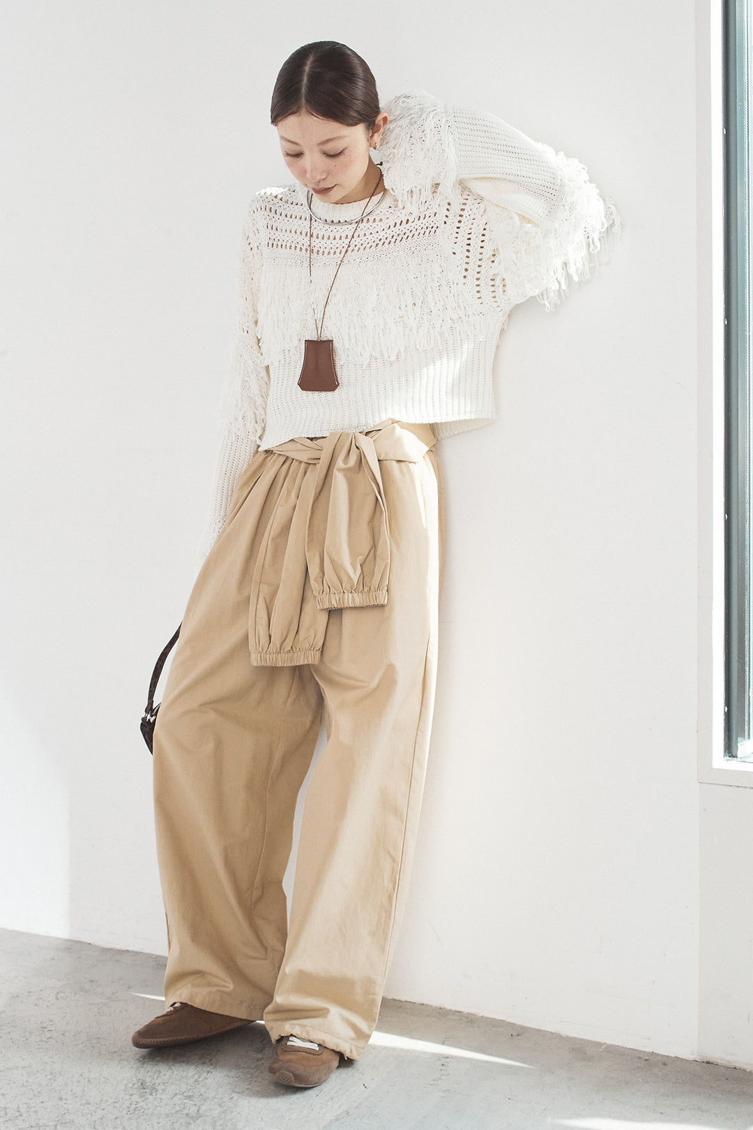 [SET]メッシュフリンジ切り替えプルオーバー+合繊ツイルスタンドウエスト巻きジョガーパンツ(2set)