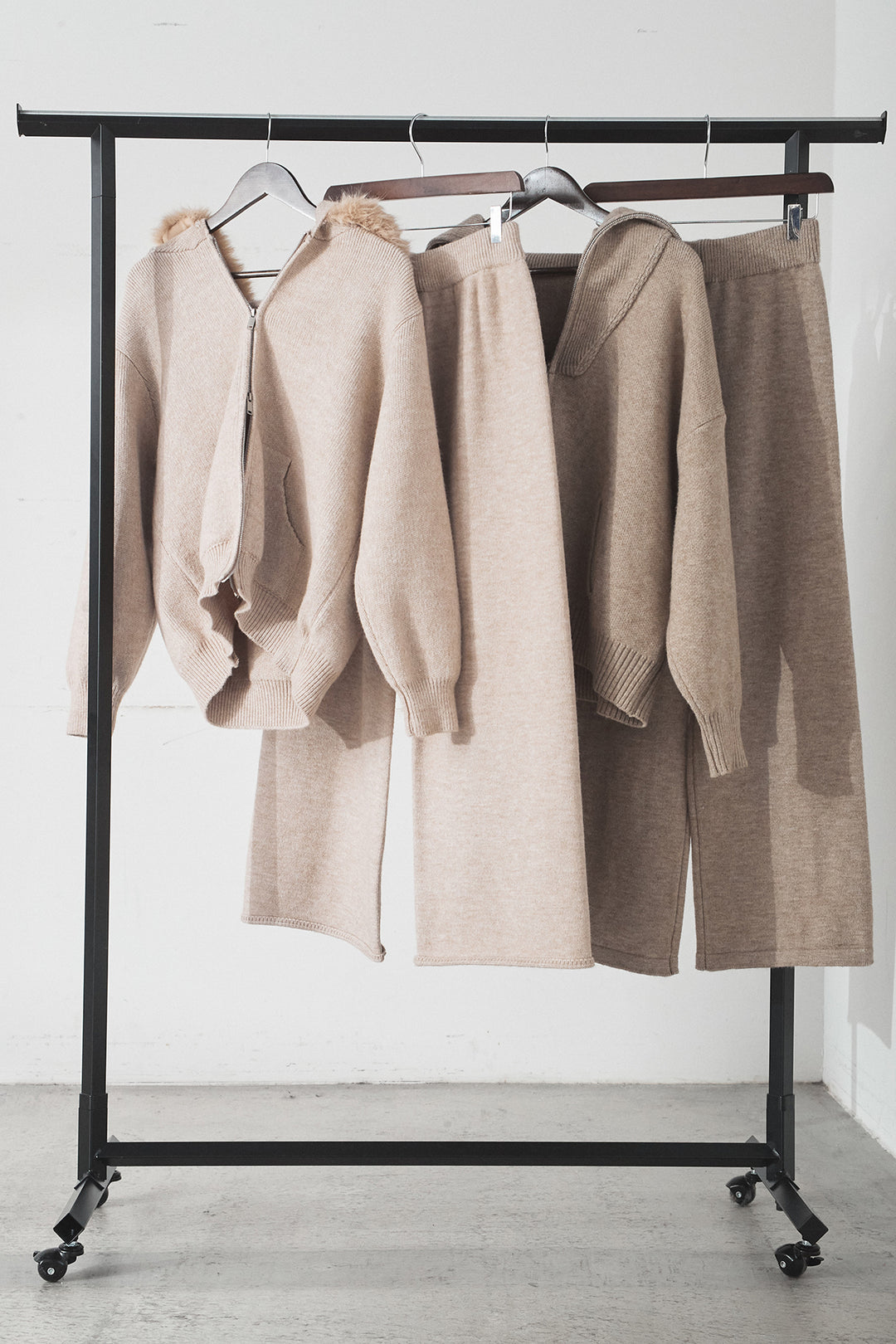 【着回しセット】[SET]ファー付きフーディーニットSETUP+ビッグカラーダブルジップニットSETUP(2set)