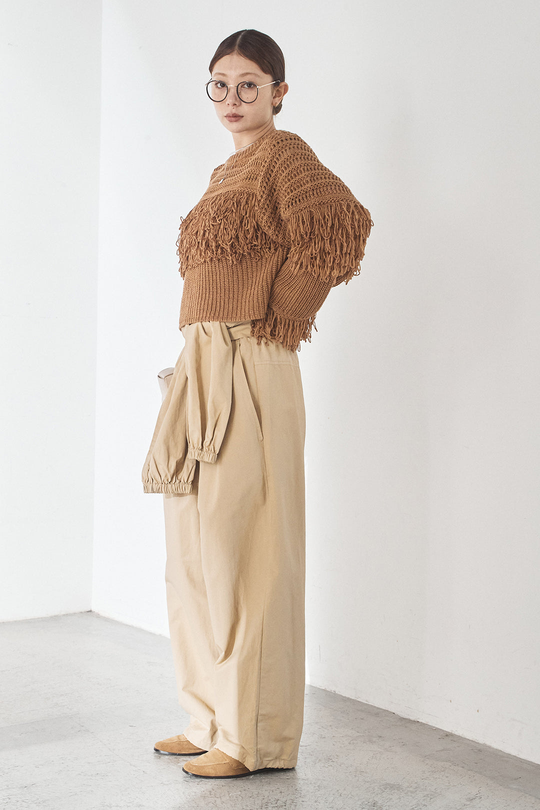[SET]メッシュフリンジ切り替えプルオーバー+合繊ツイルスタンドウエスト巻きジョガーパンツ(2set)
