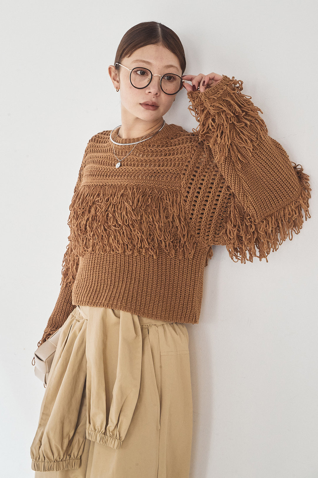 [SET]メッシュフリンジ切り替えプルオーバー+合繊ツイルスタンドウエスト巻きジョガーパンツ(2set)