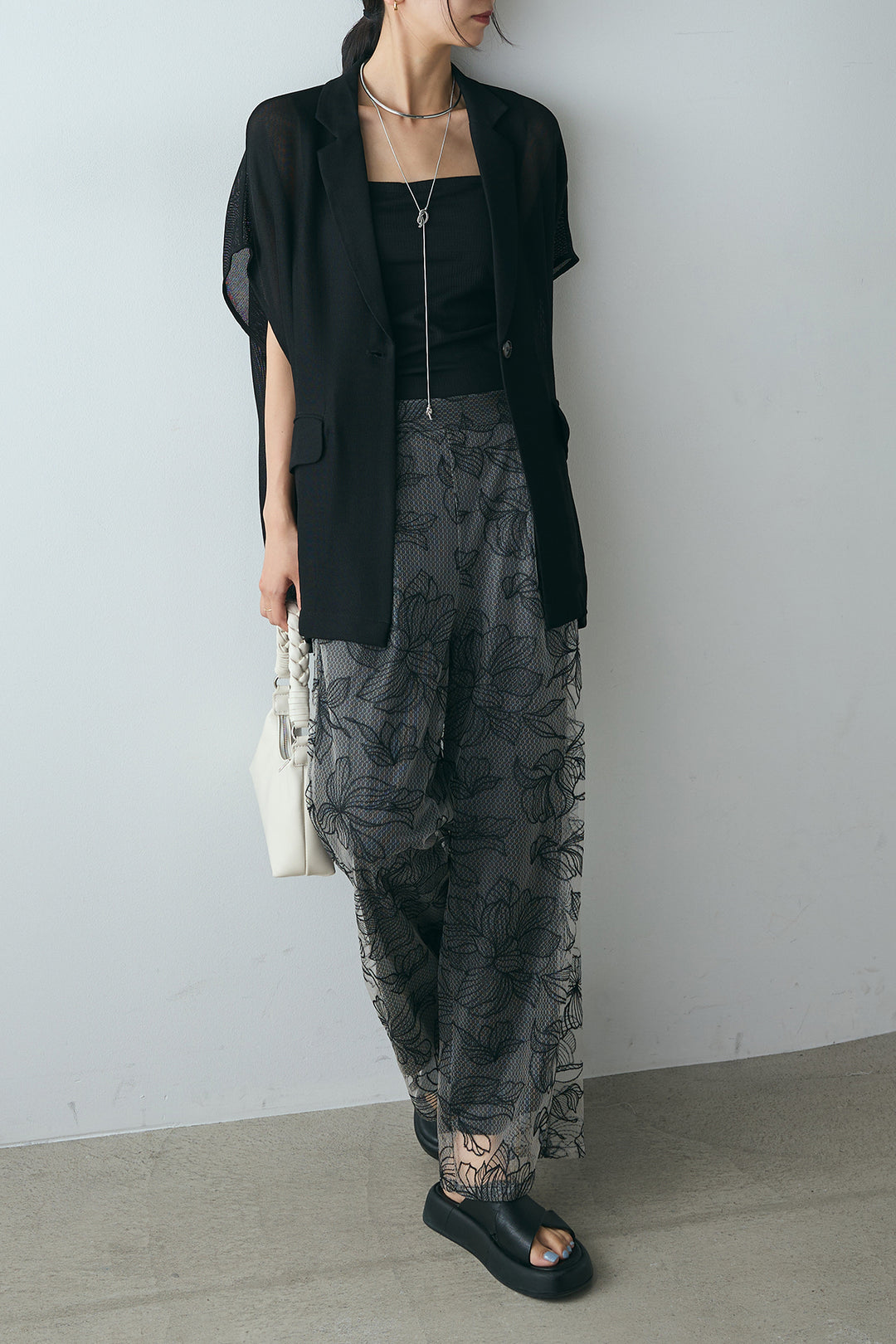[SET]メッシュノースリーブジレ+チュール花柄刺繍ワイドパンツ(2set)