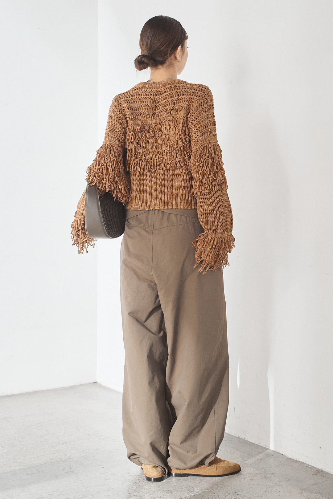 [SET]メッシュフリンジ切り替えプルオーバー+合繊ツイルスタンドウエスト巻きジョガーパンツ(2set)