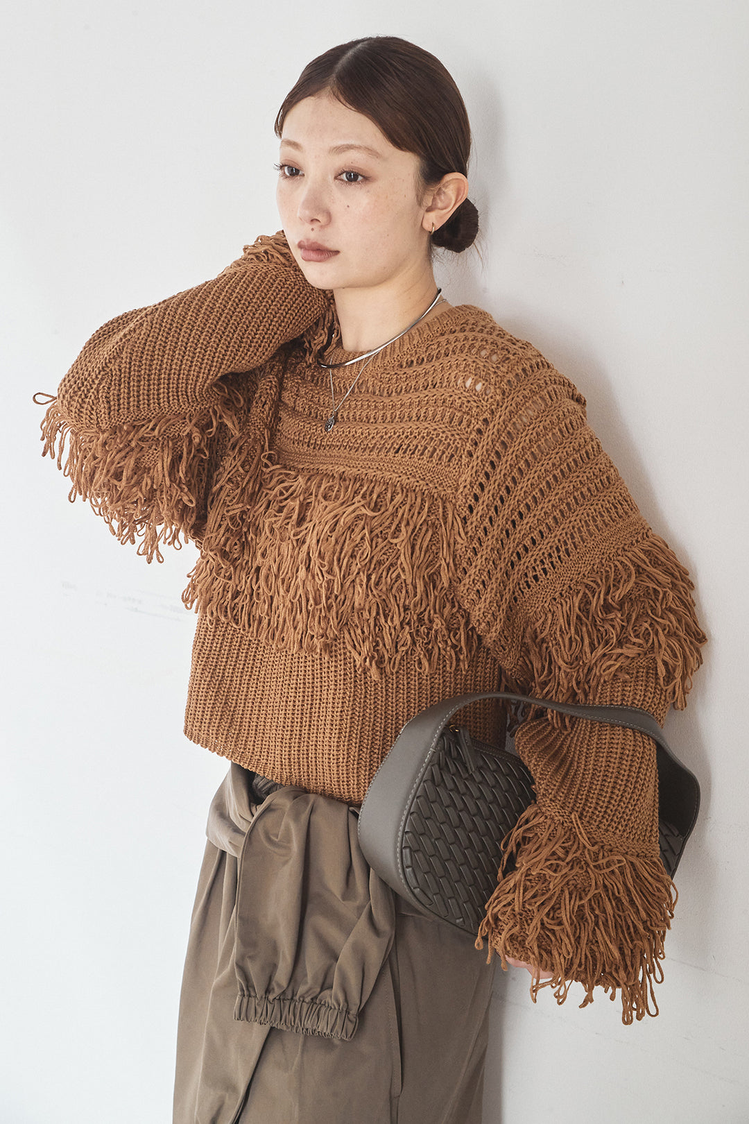 [SET]メッシュフリンジ切り替えプルオーバー+合繊ツイルスタンドウエスト巻きジョガーパンツ(2set)