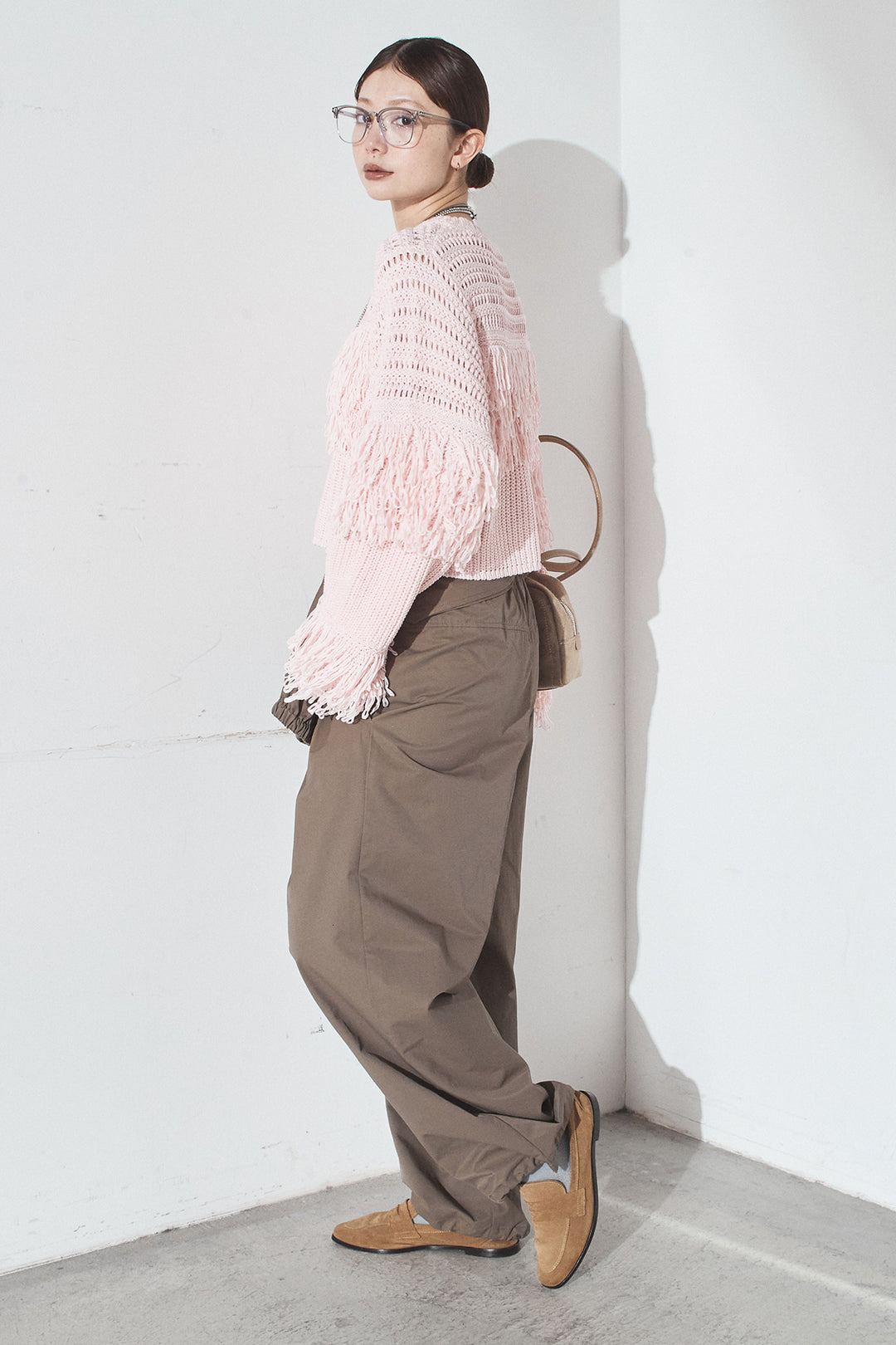 [SET]メッシュフリンジ切り替えプルオーバー+合繊ツイルスタンドウエスト巻きジョガーパンツ(2set)