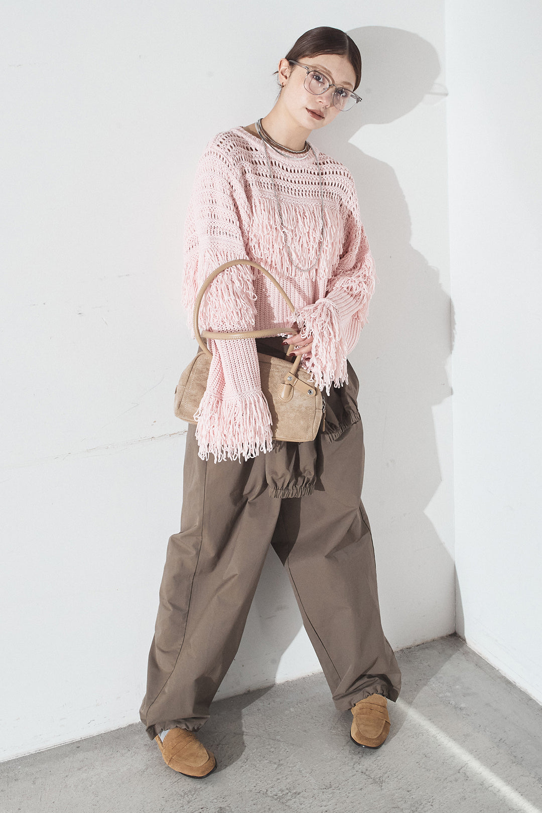 [SET]メッシュフリンジ切り替えプルオーバー+合繊ツイルスタンドウエスト巻きジョガーパンツ(2set)