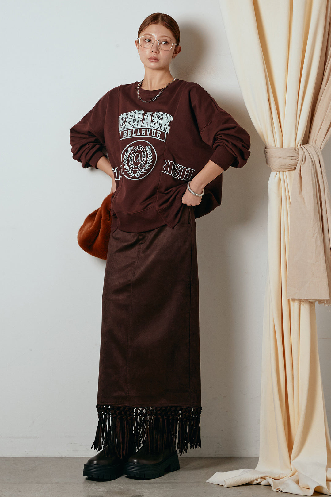 [SET]裏毛カレッジプリントプルオーバー+スウェードライク裾フリンジスカート(2set)