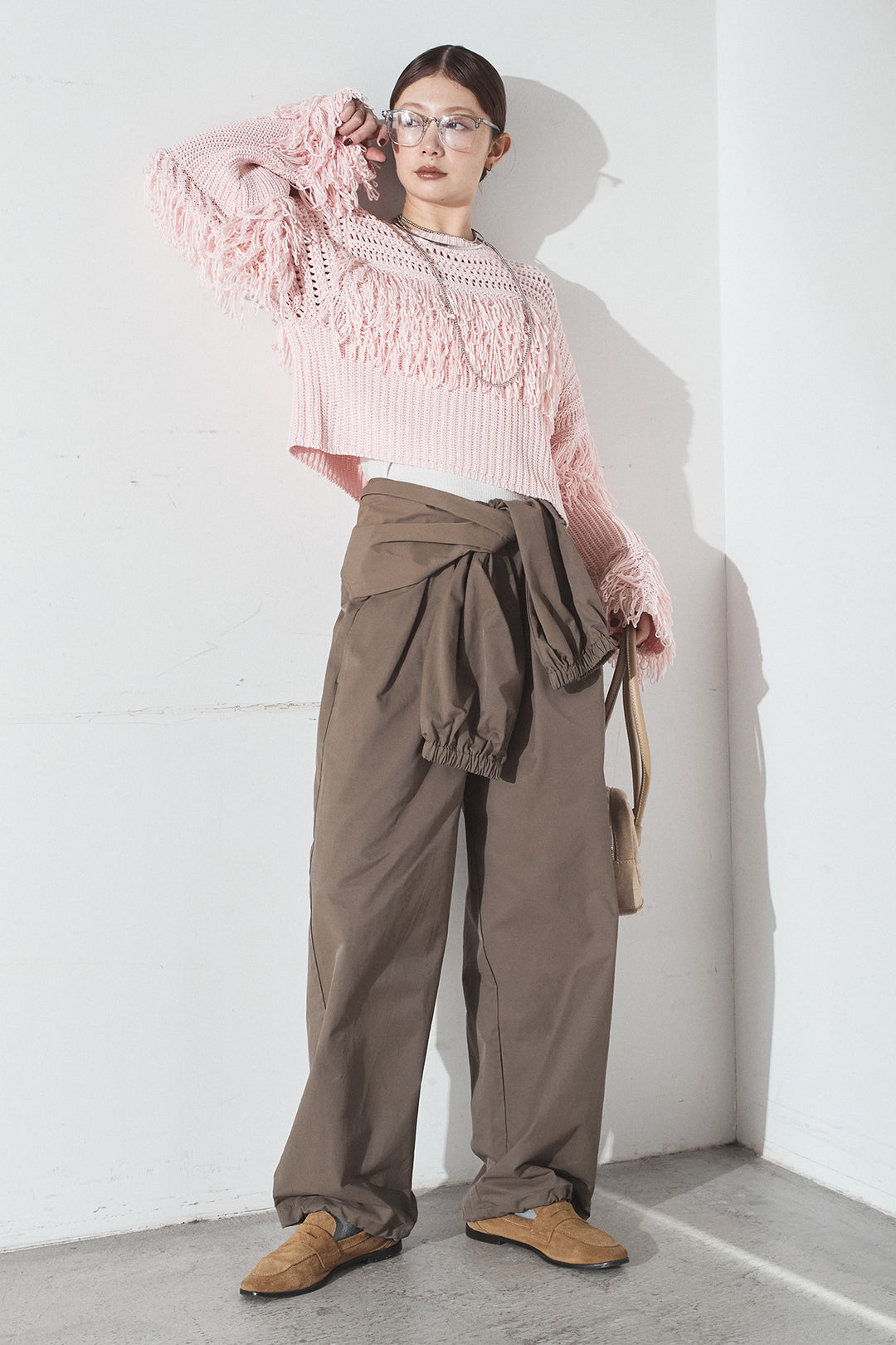 [SET]メッシュフリンジ切り替えプルオーバー+合繊ツイルスタンドウエスト巻きジョガーパンツ(2set)