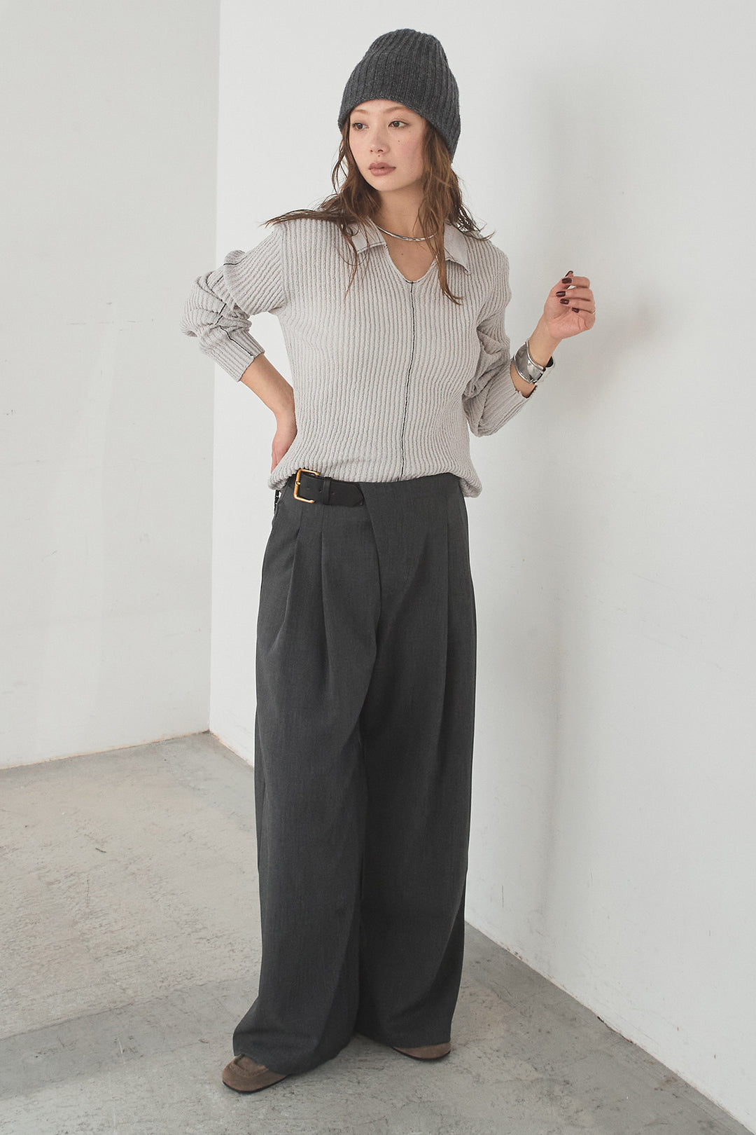 [SET]衿付きニットプルオーバー+サイドベルトタック入りスラックス(2set)