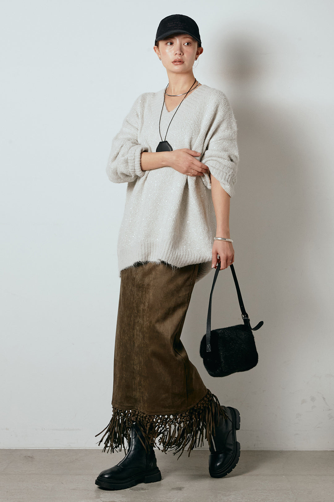 [SET]Vネックルーズラメニットトップス+スウェードライク裾フリンジスカート(2set)