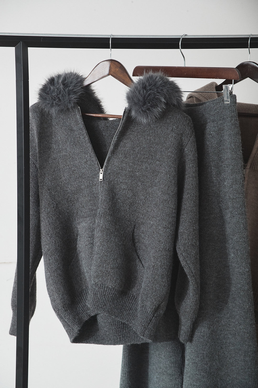 【着回しセット】[SET]ファー付きフーディーニットSETUP+ビッグカラーダブルジップニットSETUP(2set)