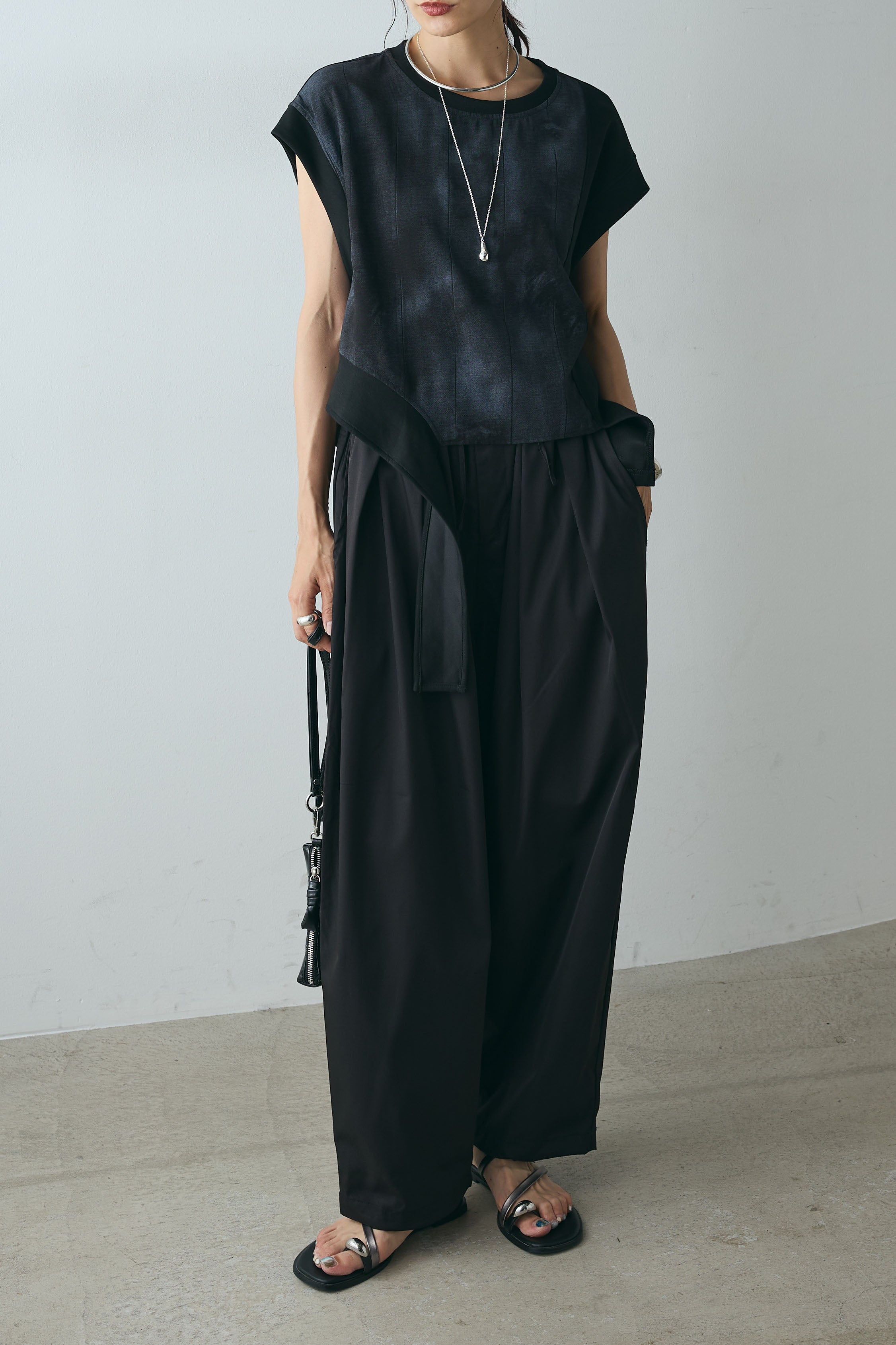 ESICA エシカ♡新品　バルーンスリーブZIPプルオーバー　ブラック ESICA エシカ バルーンスリーブZIPプルオーバー - メルカリ