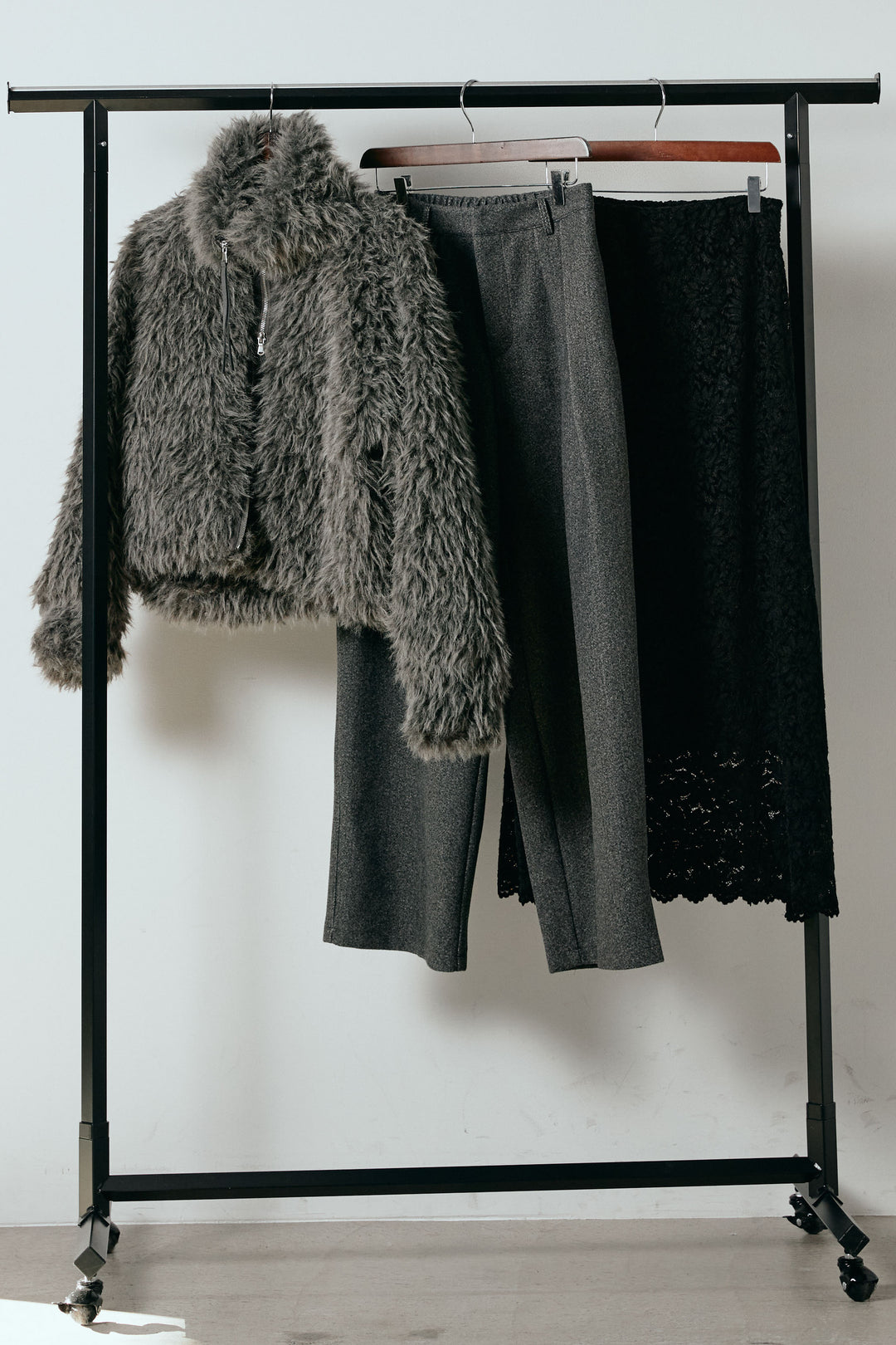 【着回しセット】[SET]ミックスシープファースタンドブルゾン+花柄刺繍ベロアフレアスカート+フェイクウールタックトラウザーズパンツ(3set)