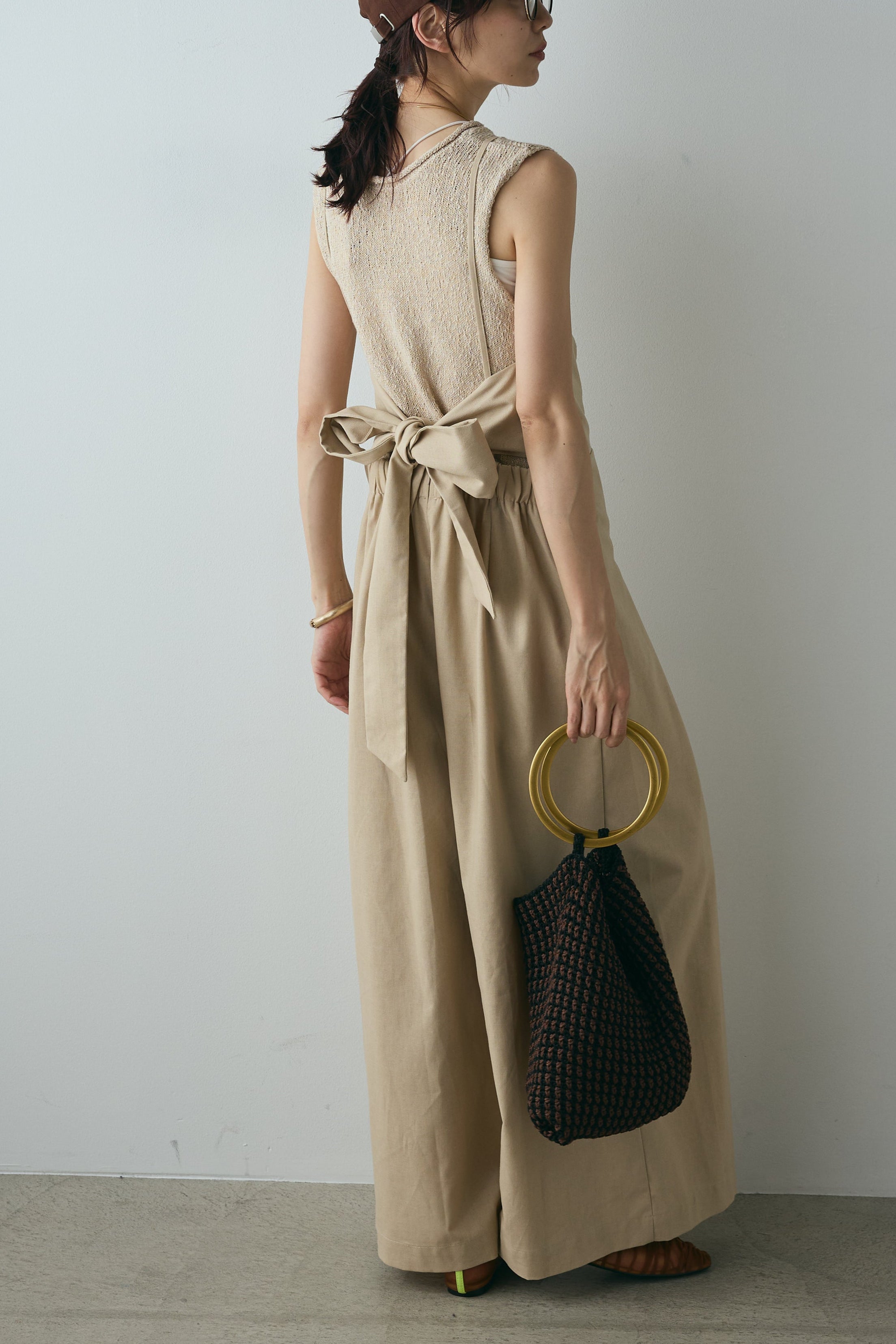 ベージュ サロペット ノースリーブ 前開き