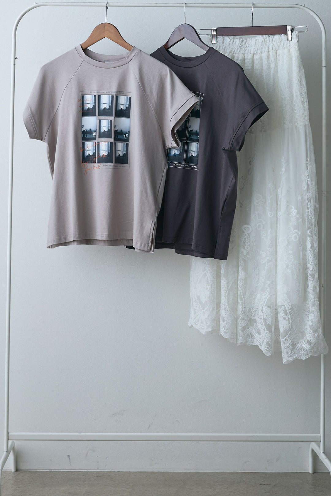 【着回しセット】フォトプリントラグランTシャツ+ミックスレース刺繍スカート+フォトプリントラグランTシャツ(3set)