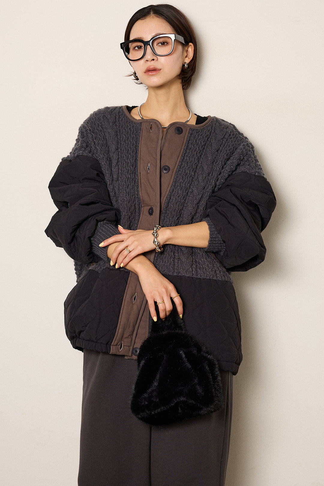 アラン編みニットノーカラー裾キルティングブルゾン