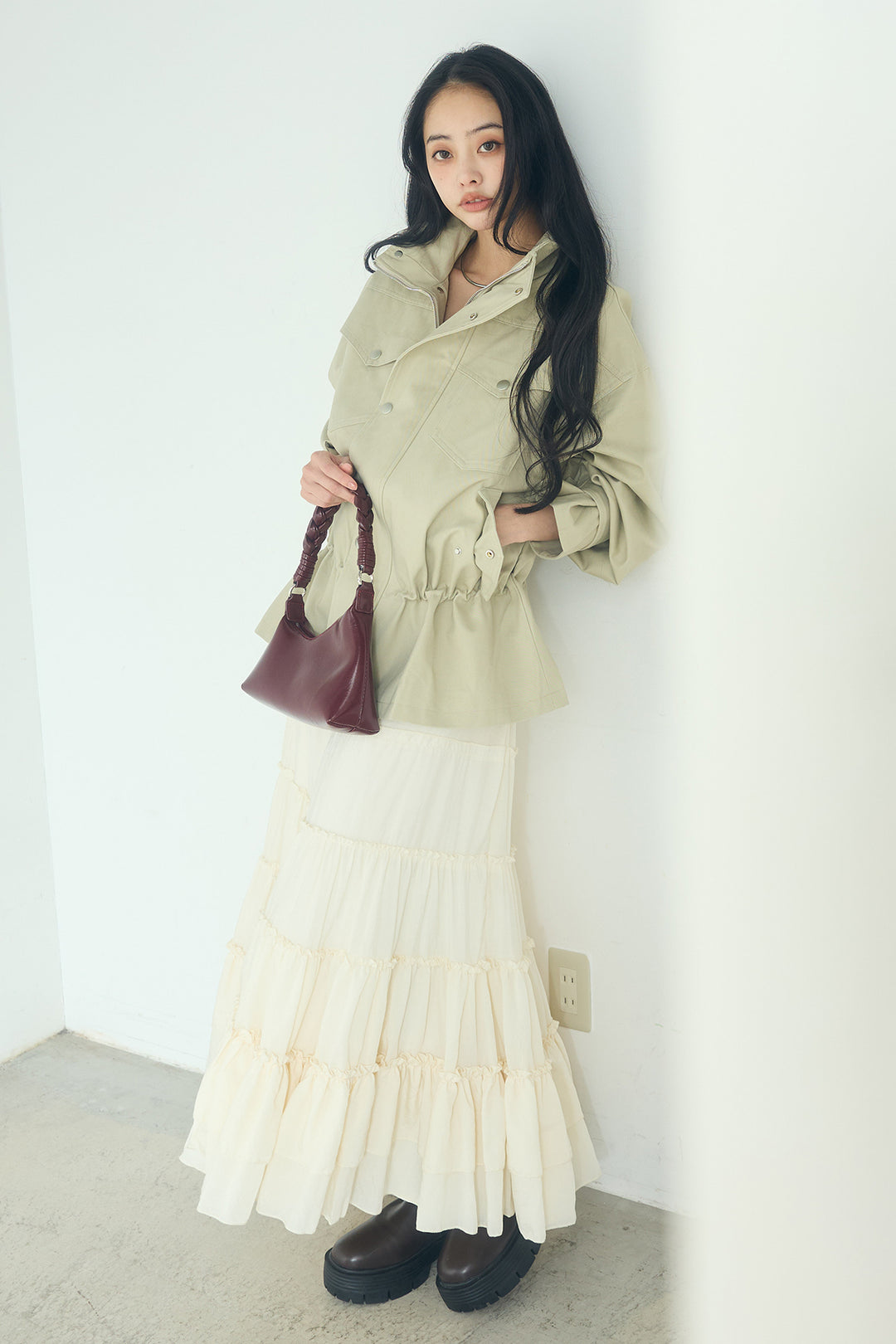 スタンドネックサイド絞りアウター