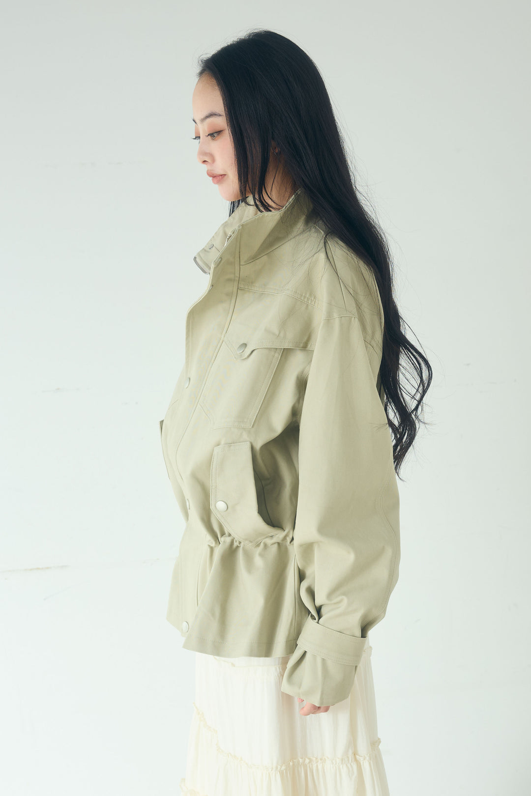 スタンドネックサイド絞りアウター