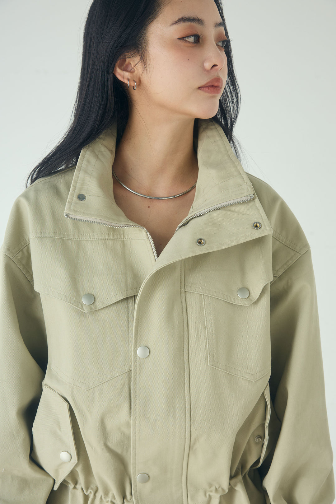 スタンドネックサイド絞りアウター