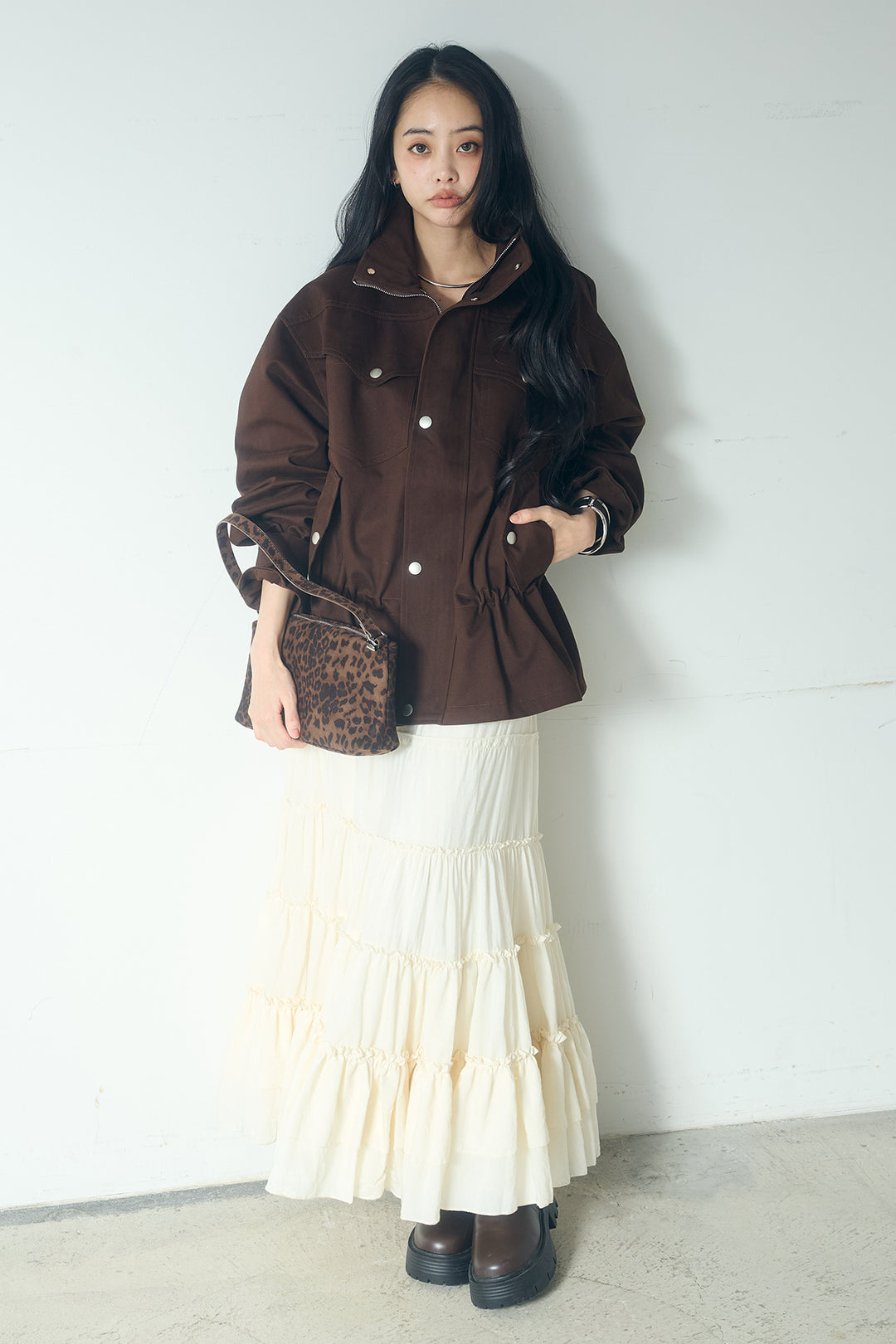 スタンドネックサイド絞りアウター