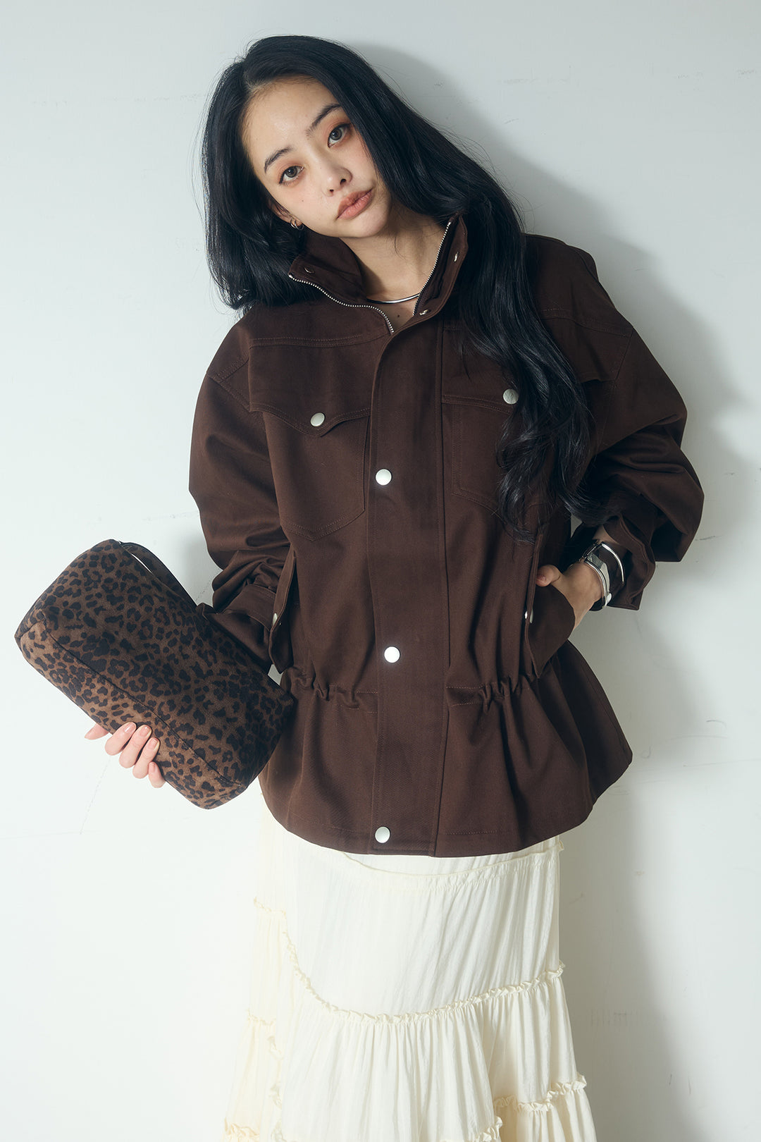 スタンドネックサイド絞りアウター