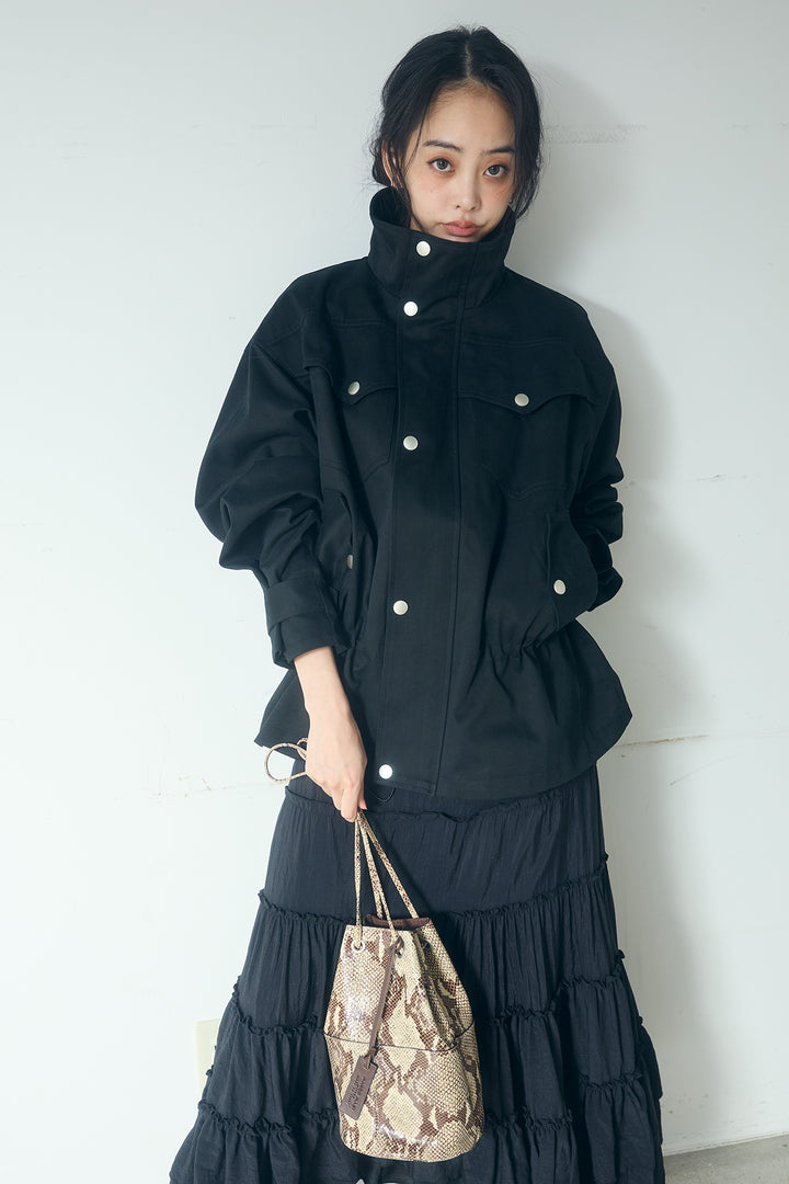 スタンドネックサイド絞りアウター