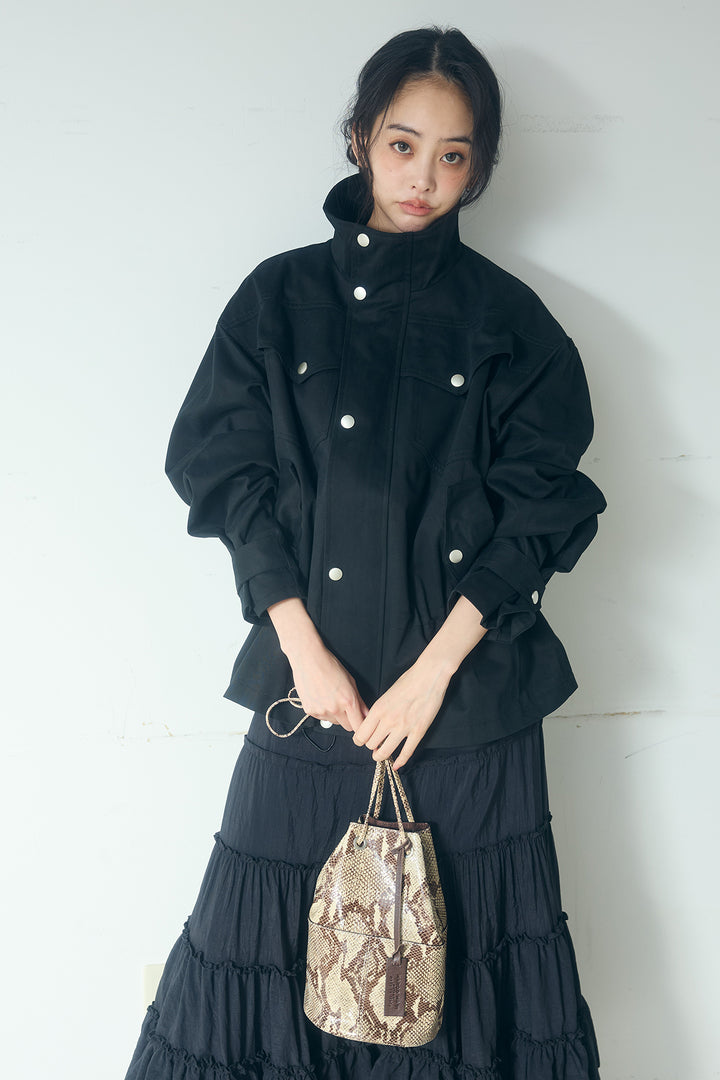 スタンドネックサイド絞りアウター