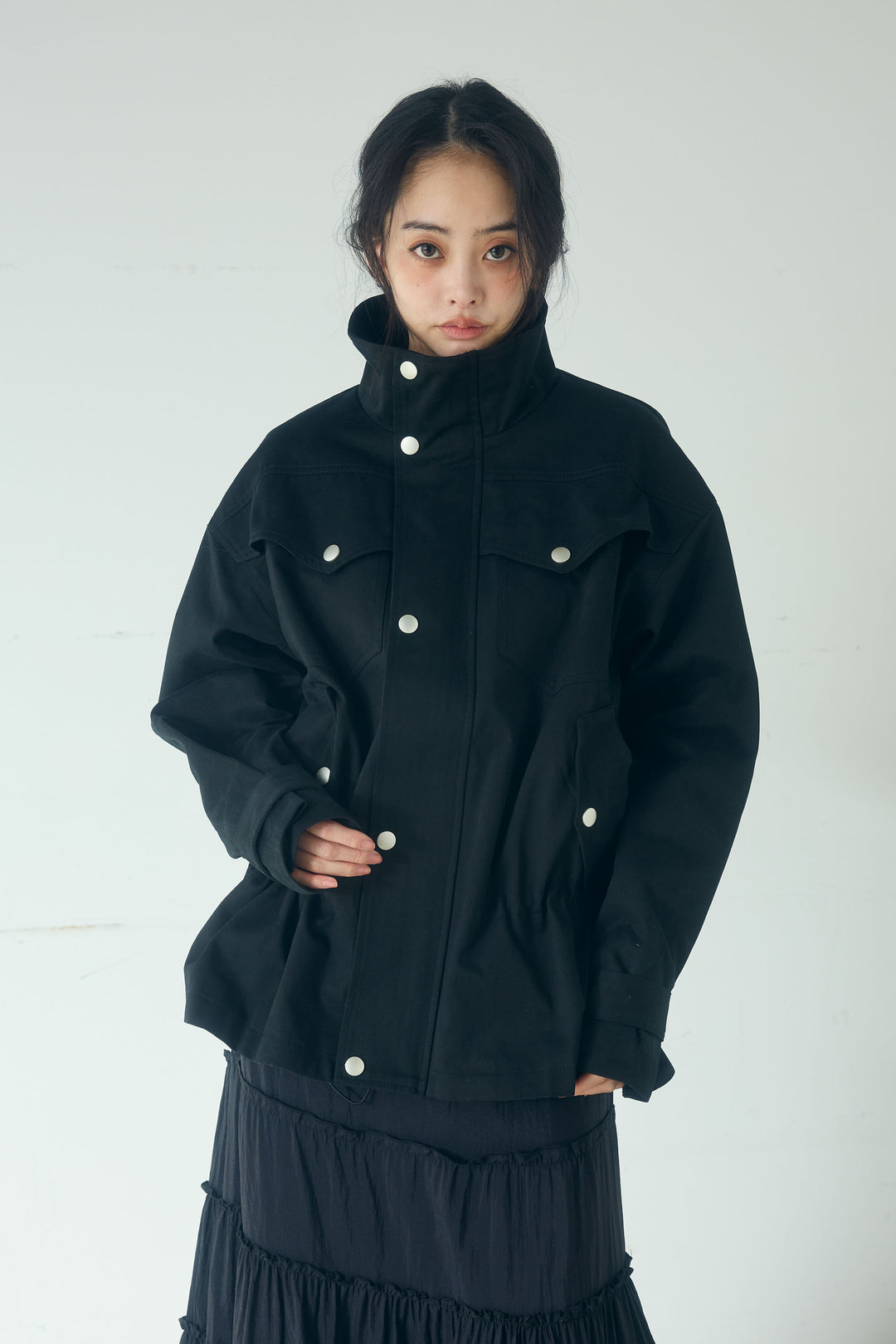 スタンドネックサイド絞りアウター