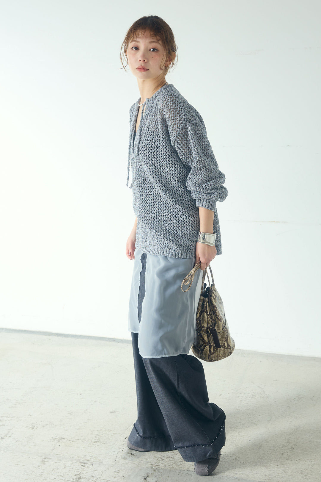 [SET]ミックスメッシュキーネックプルオーバー+シアーチュールレイヤードワイドパンツ(2set)