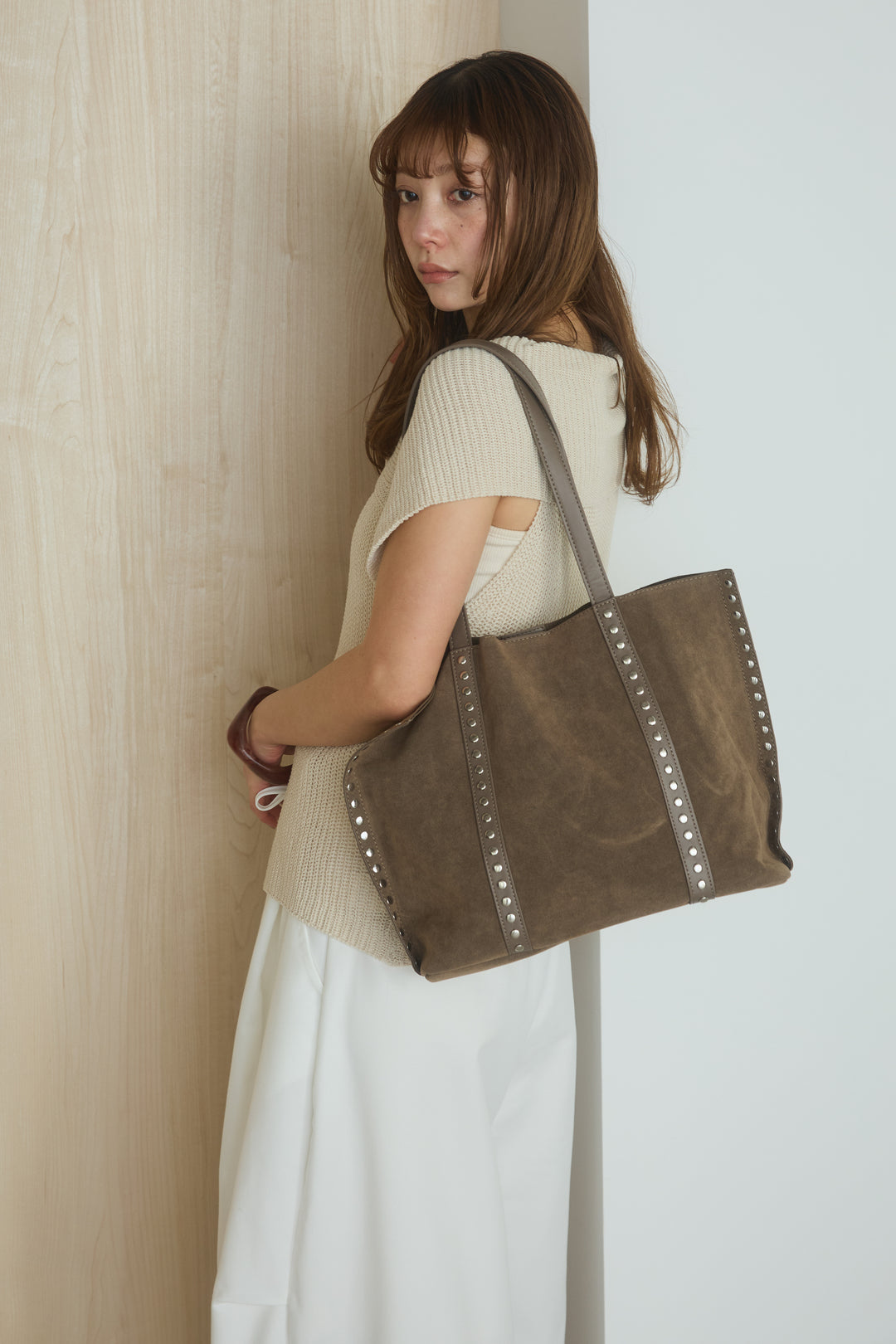 スウェードライクハトメトート/ベージュ