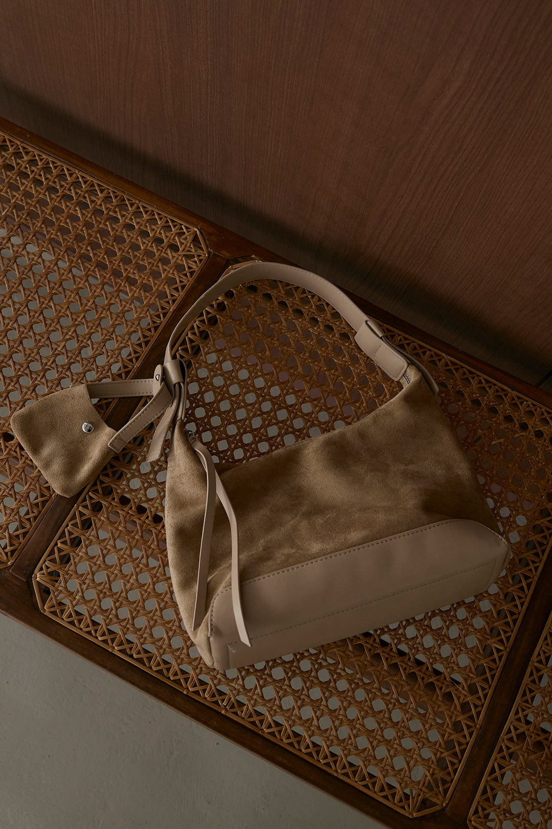 スウェードライクワンハンドルバッグ