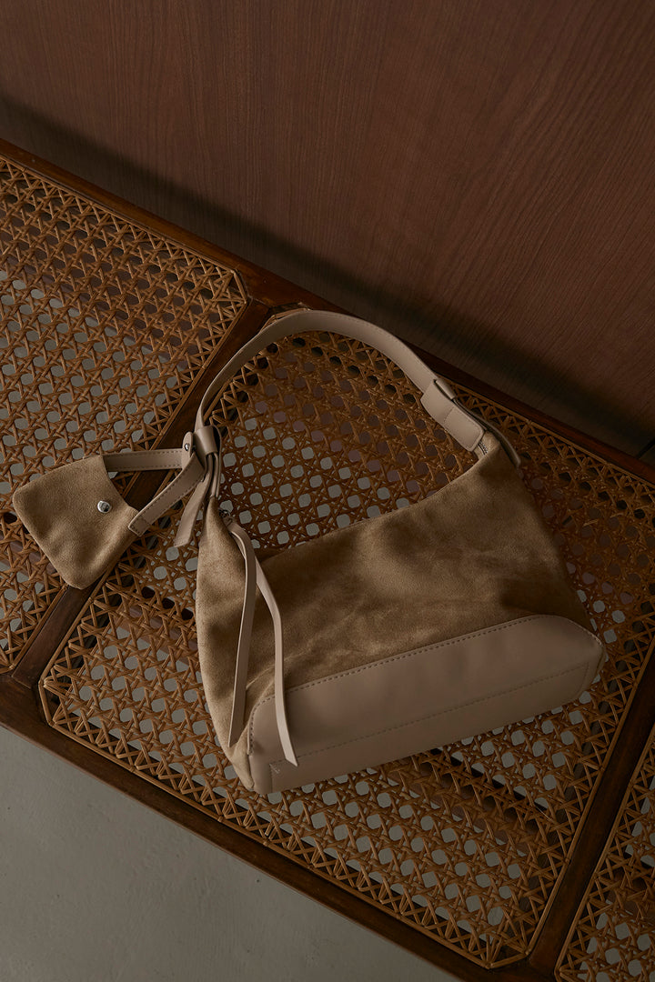 スウェードライクワンハンドルバッグ