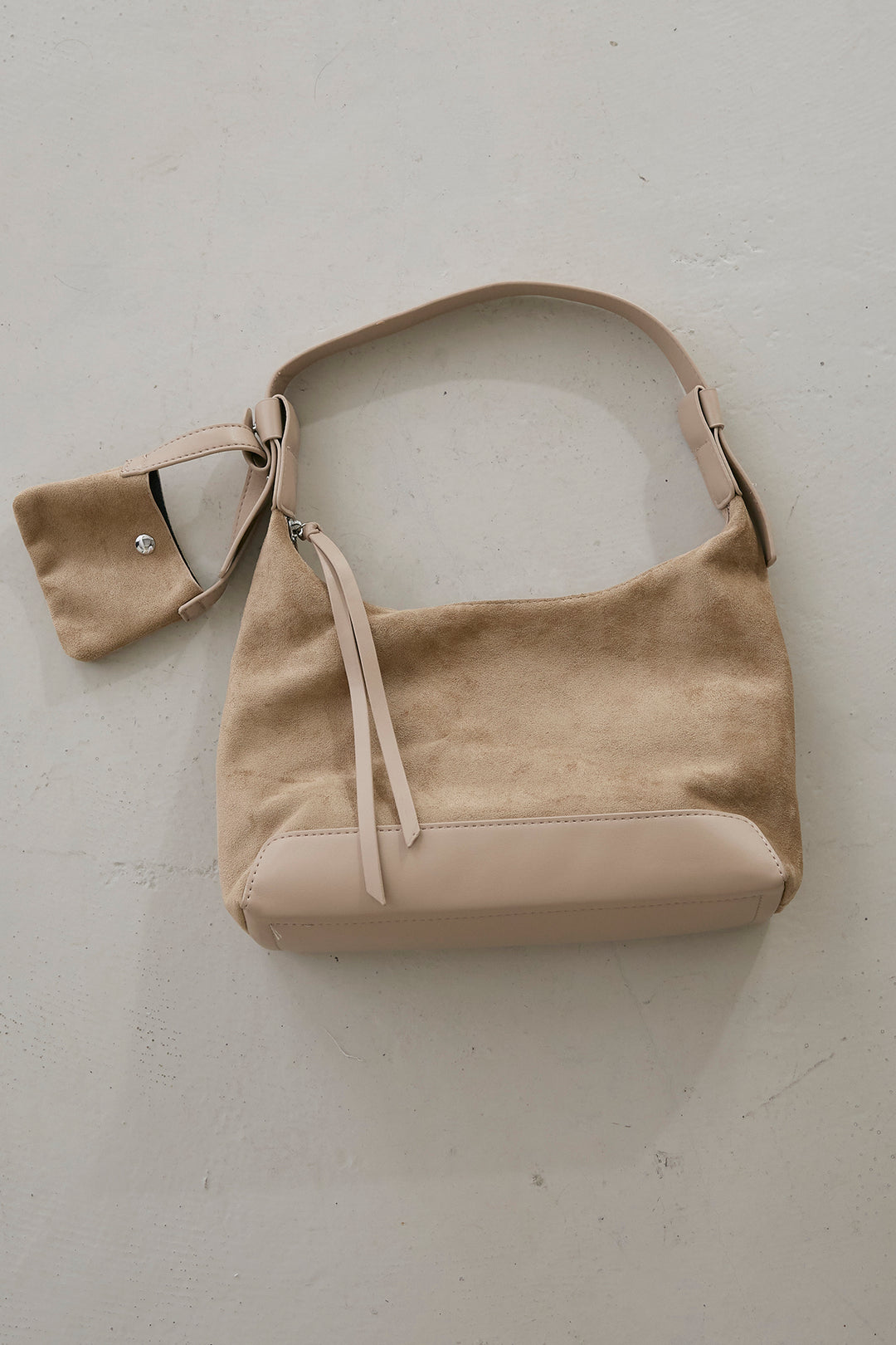 スウェードライクワンハンドルバッグ