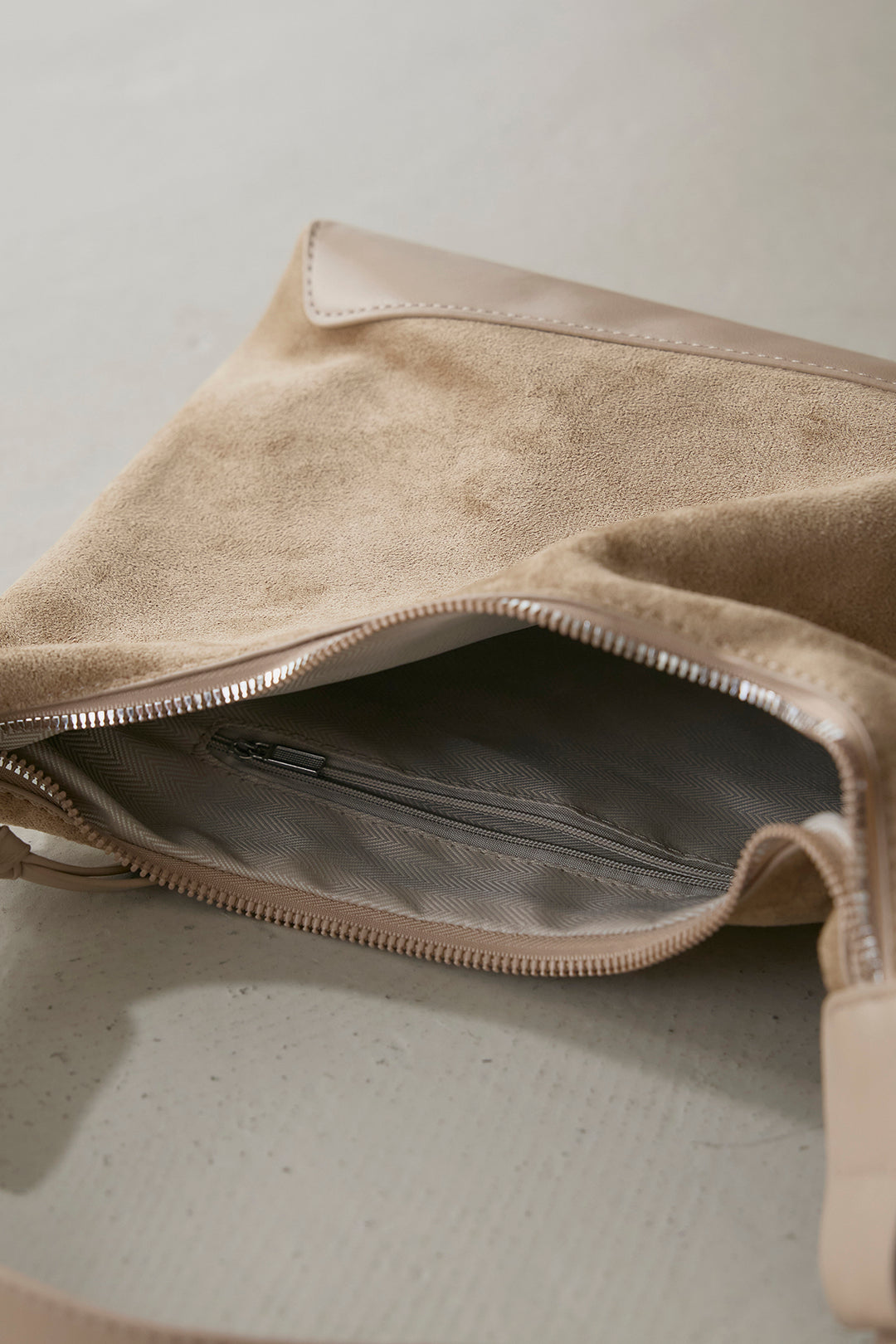 スウェードライクワンハンドルバッグ