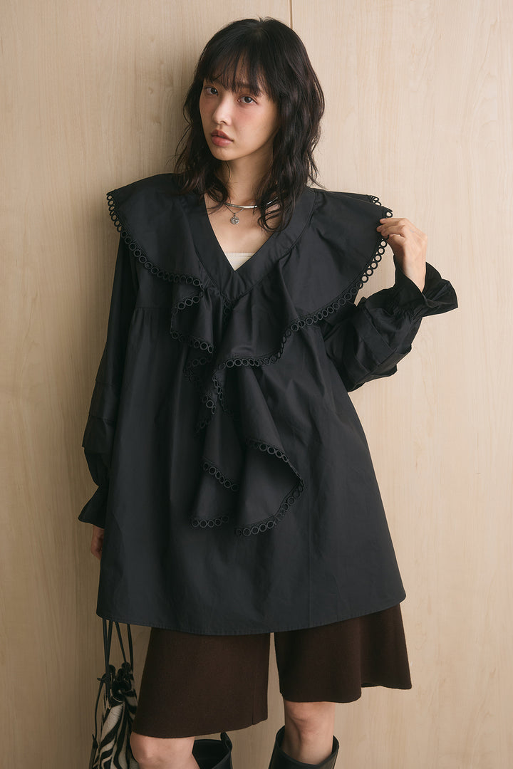 [SET]レースフリル付きVネックブラウス+リラックスニットショートパンツ(2set)