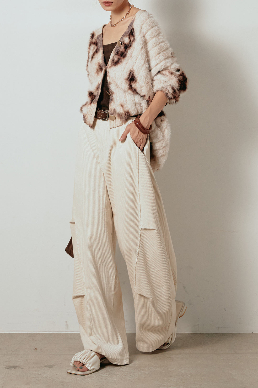 【着回しセット】[SET]タイダイ柄シャギーニットカーディガン+タック入りコーデュロイワイドパンツ+タイダイ柄シャギーニットカーディガン(3set)