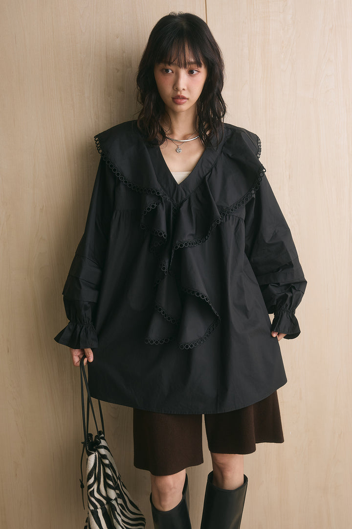 [SET]レースフリル付きVネックブラウス+リラックスニットショートパンツ(2set)