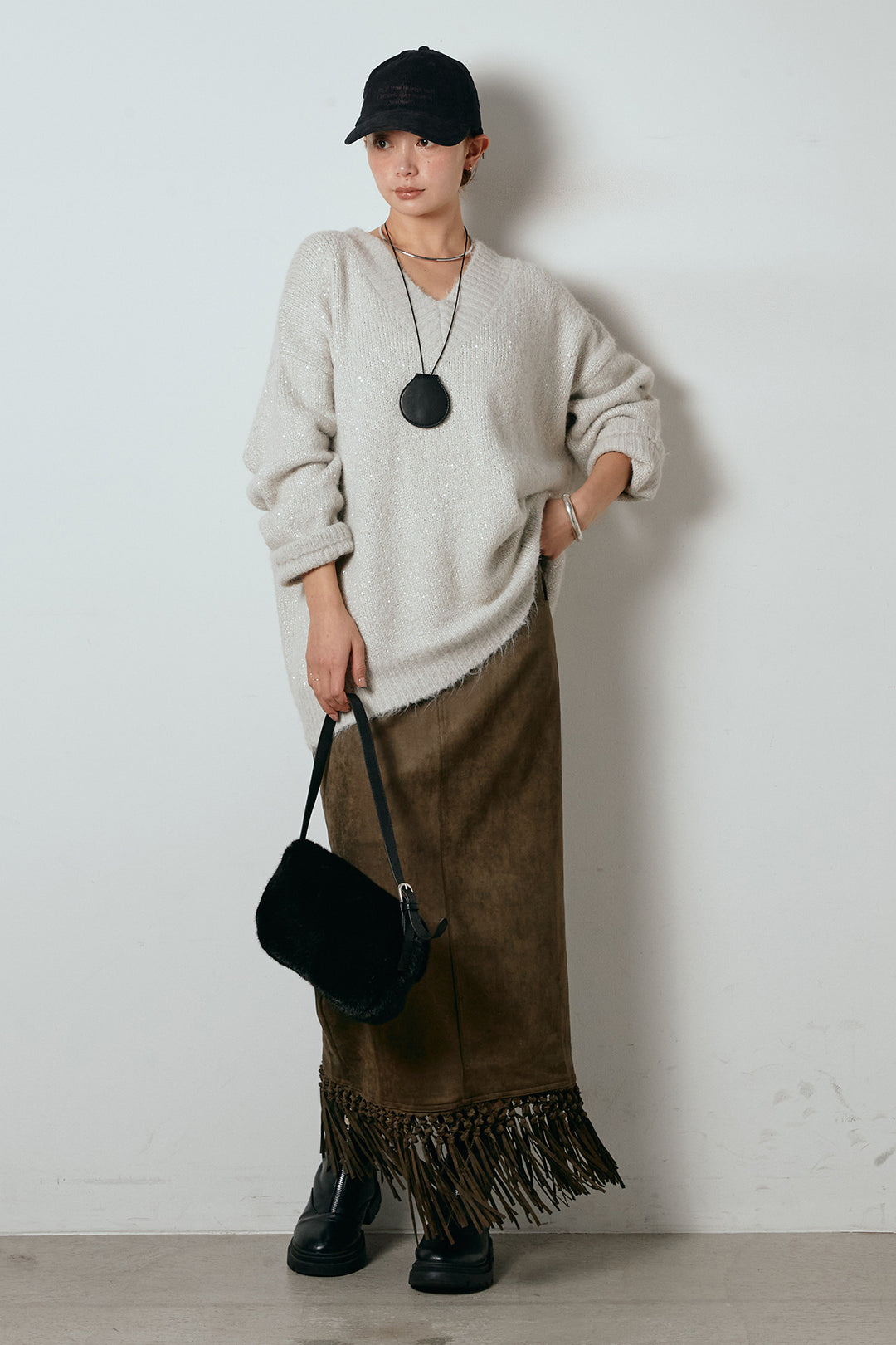 [SET]Vネックルーズラメニットトップス+スウェードライク裾フリンジスカート(2set)