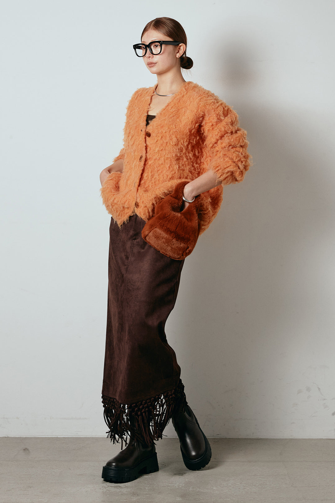 [SET]ルーズシャギーニットカーディガン+スウェードライク裾フリンジスカート(2set)