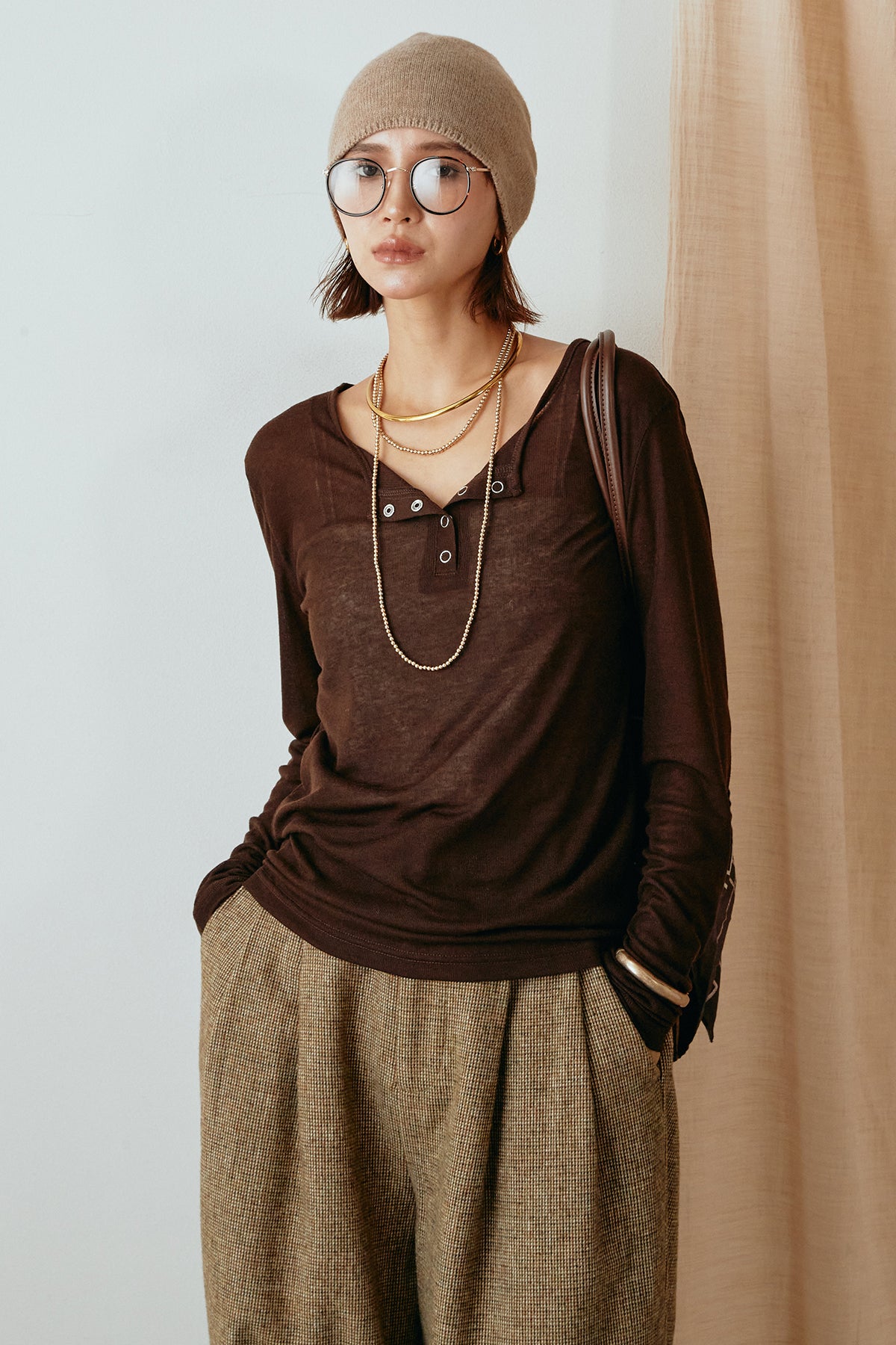 シアーリブヘンリーネックトップス/ブラウン – ESICA