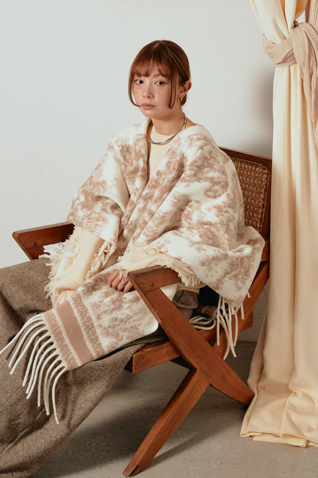 裾フリンジジャガード柄ポンチョアウター/アイボリー