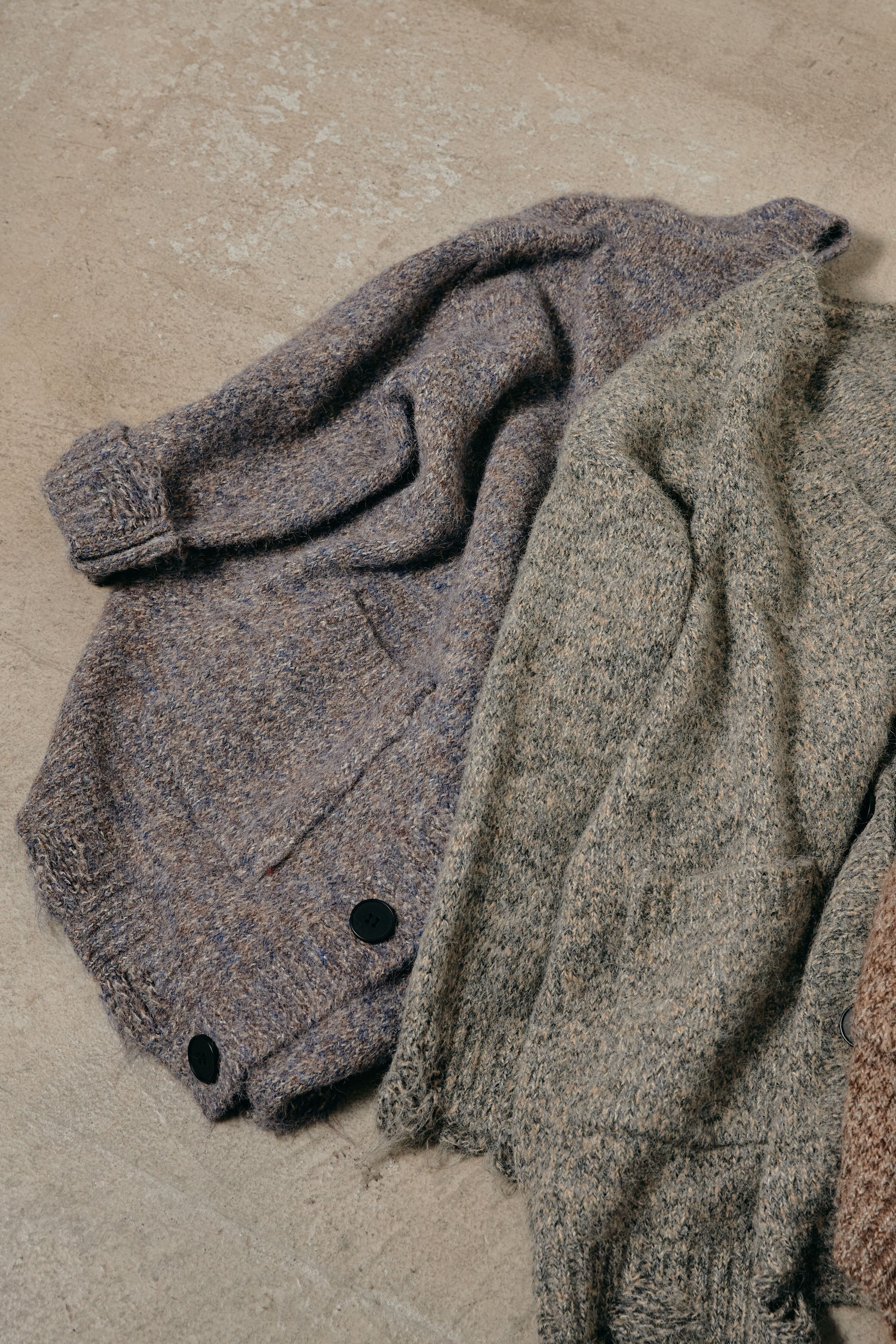 M＆kyoko アルパカ モヘヤ混 グリーン ミックス ニット カーディガン Vネックミックスニットカーディガン/グリーン – ESICA