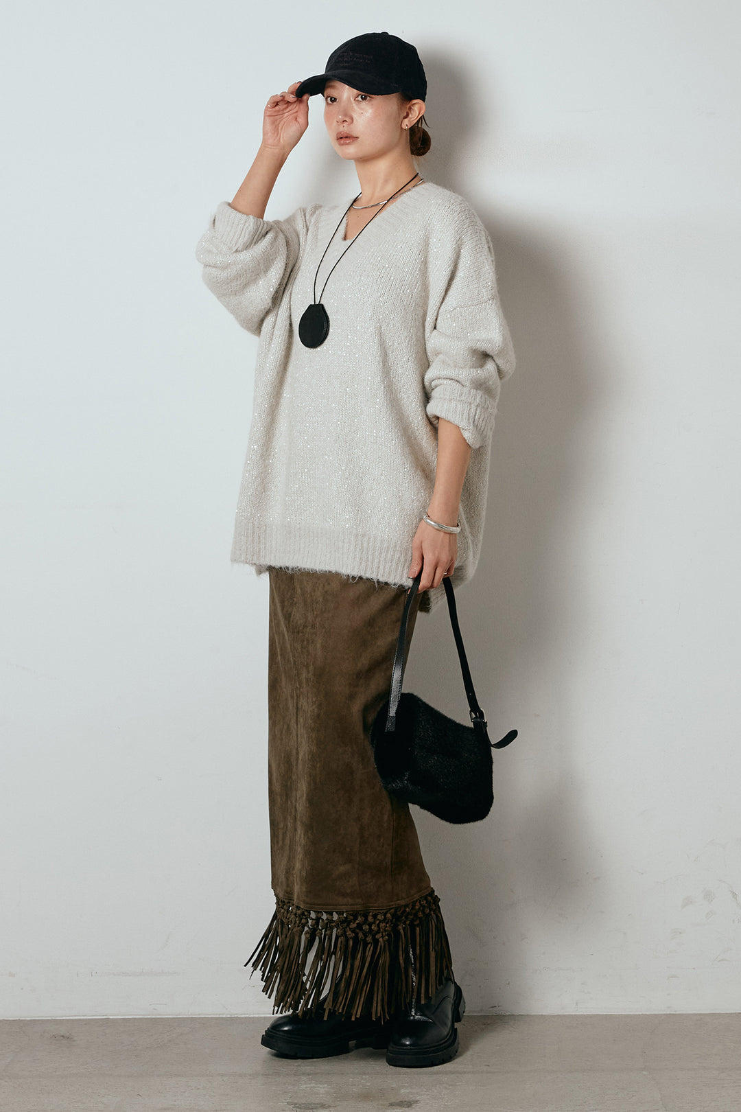 [SET]Vネックルーズラメニットトップス+スウェードライク裾フリンジスカート(2set)