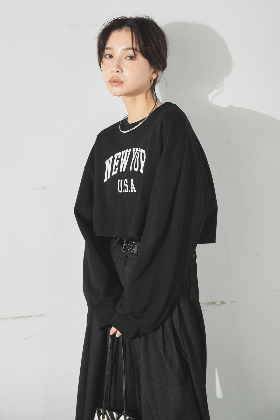 ニューヨークロゴショート丈プルオーバー/ブラック