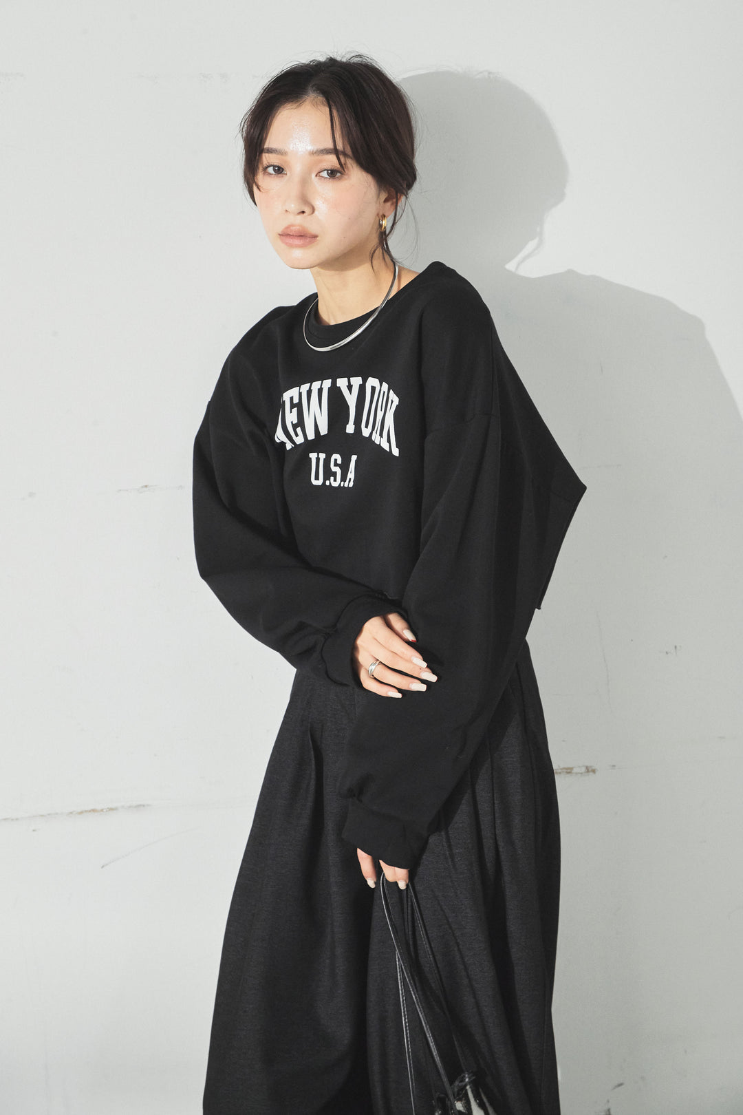 ニューヨークロゴショート丈プルオーバー/ブラック