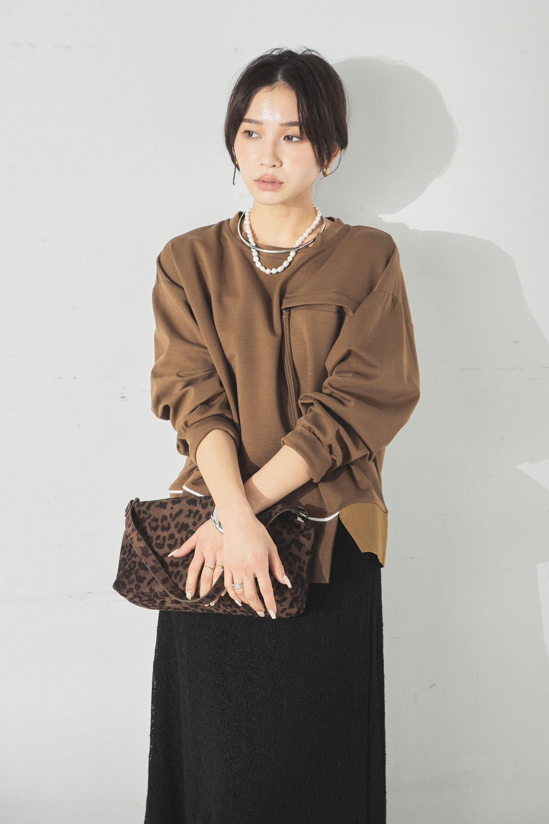 裾アシンメトリーポケットデザインプルオーバー/ブラウン